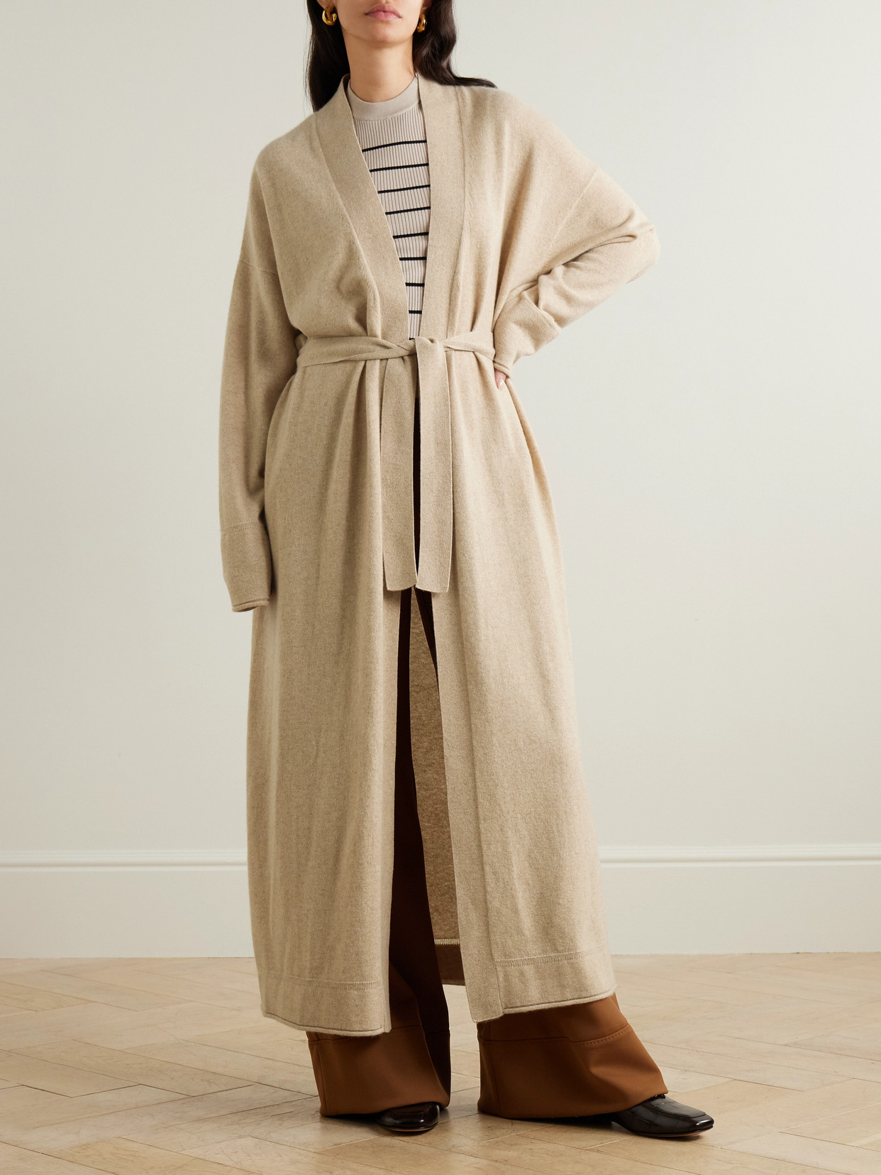 Max Mara Asbuurg Belted Cashmere Cardigan In Neutrals