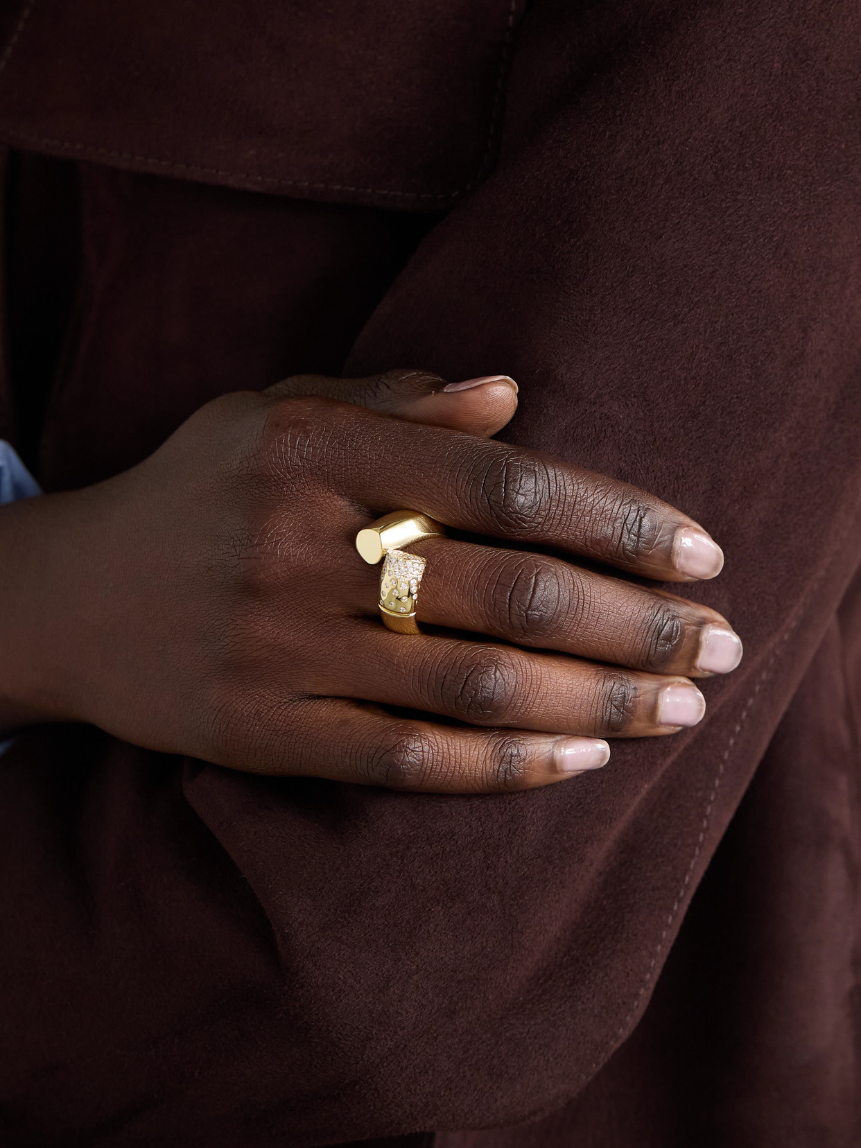 Tabayer Oera Large 18-karat Gold Diamond Ring In Gold