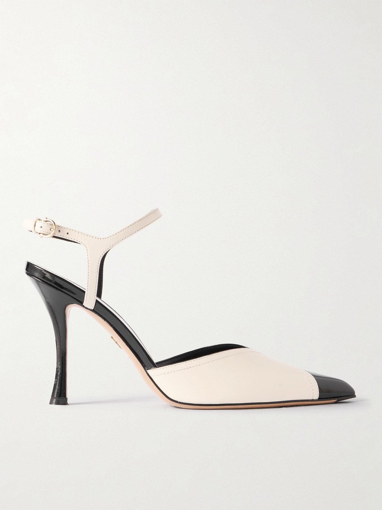 Ferragamo Erula 95 Leather Pumps In Black