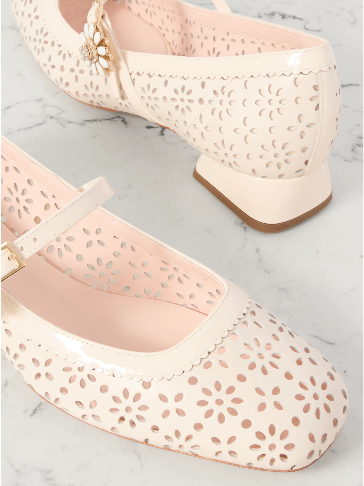 Roger Vivier New Très Vivier Perforated Leather Mary Jane Pumps In White