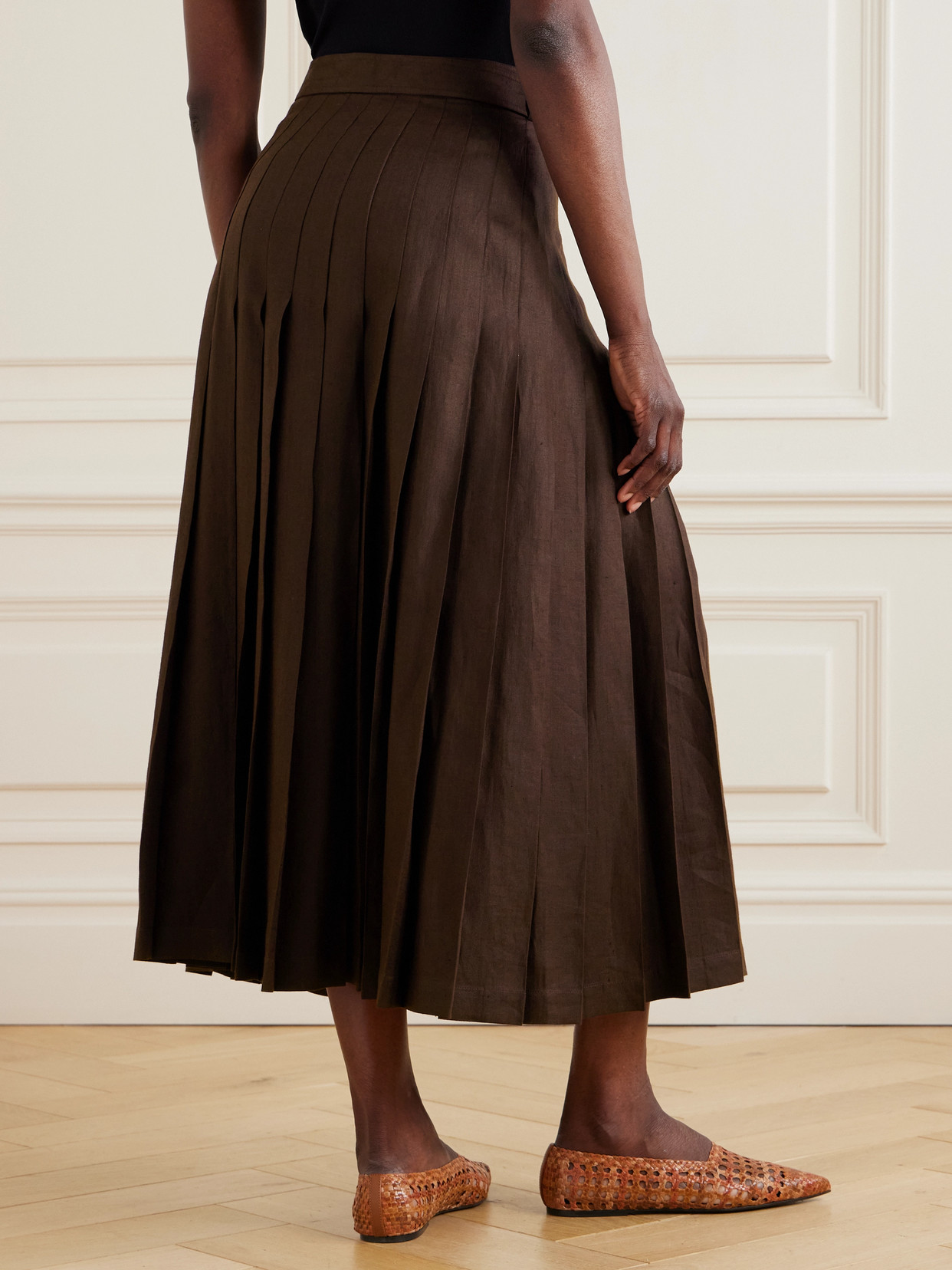 Loro Piana Yasmina Belted Pleated Linen-twill Wrap Skirt