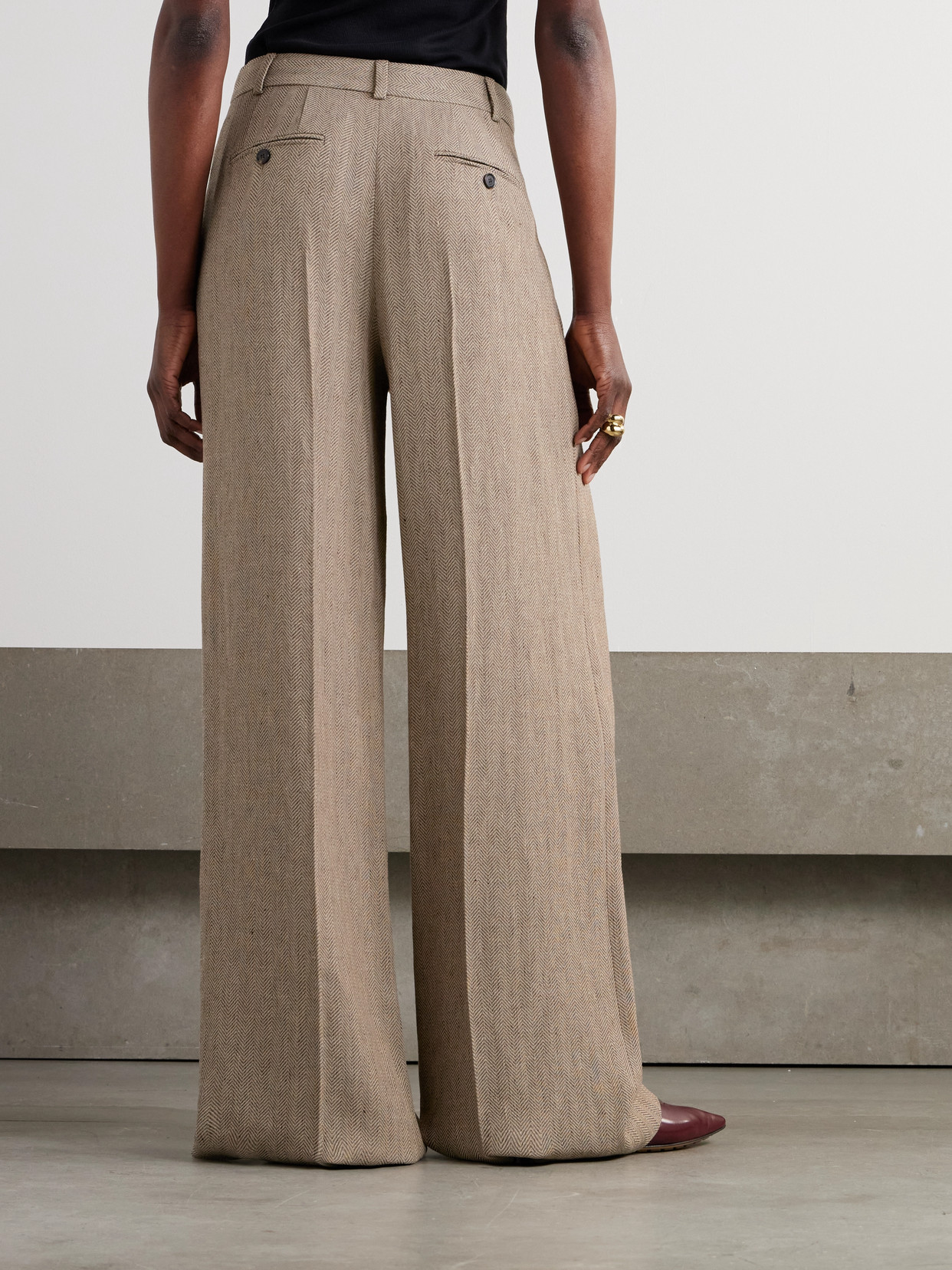 Loro Piana Nyack Pleated Herringbone Linen Wide-leg Pants In Brown