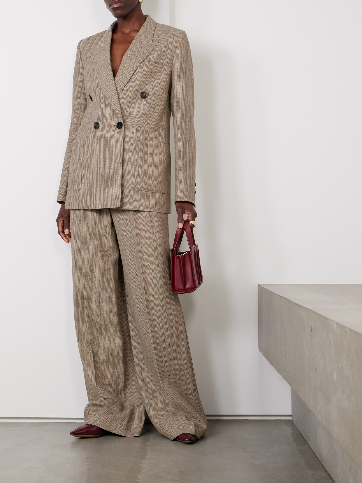 Loro Piana Nyack Pleated Herringbone Linen Wide-leg Pants In Brown