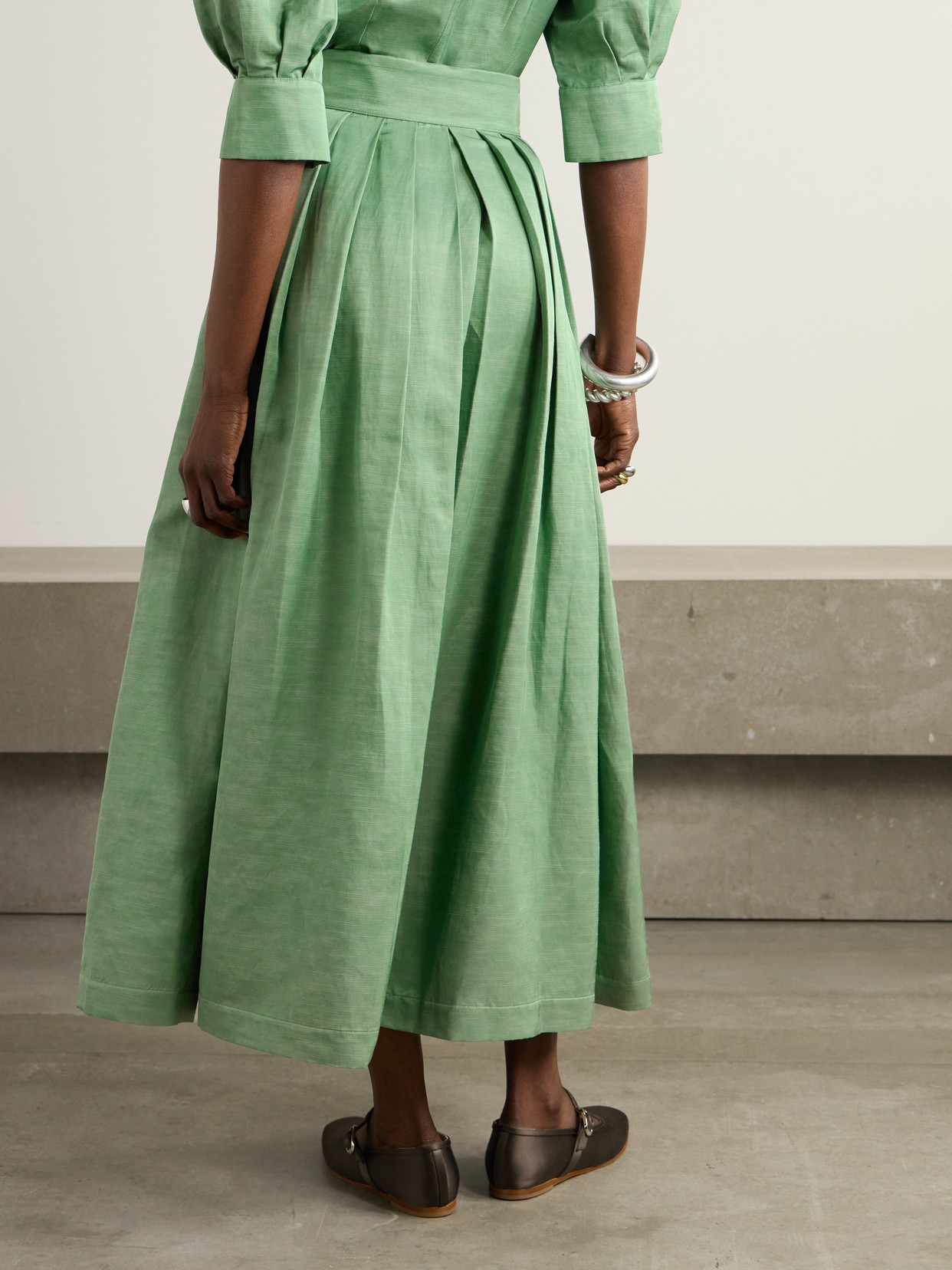 D'estree Irving Pleated Twill Maxi Skirt In Green