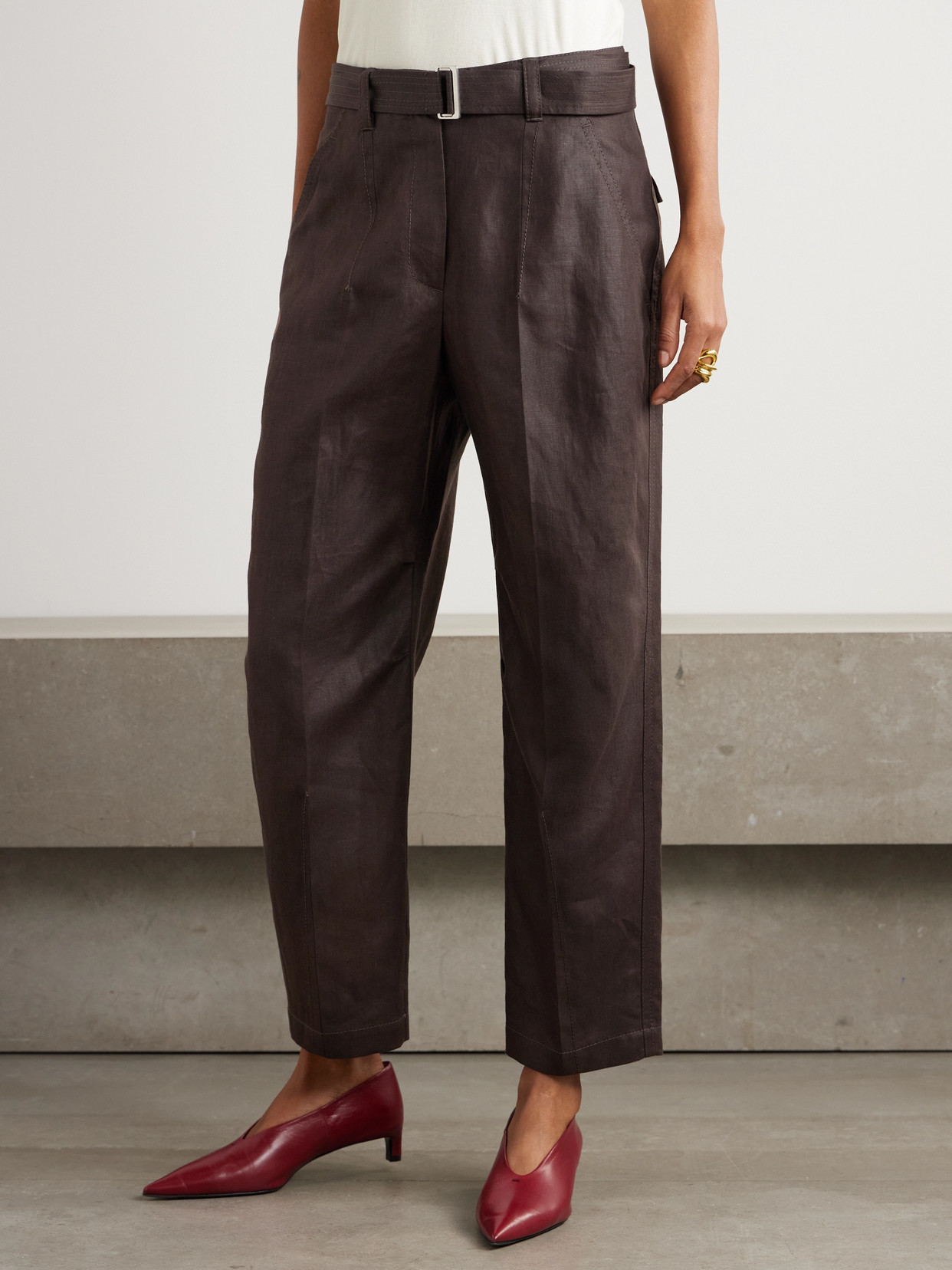 Shop Brunello Cucinelli Belted Linen Tapered Pants In Brown