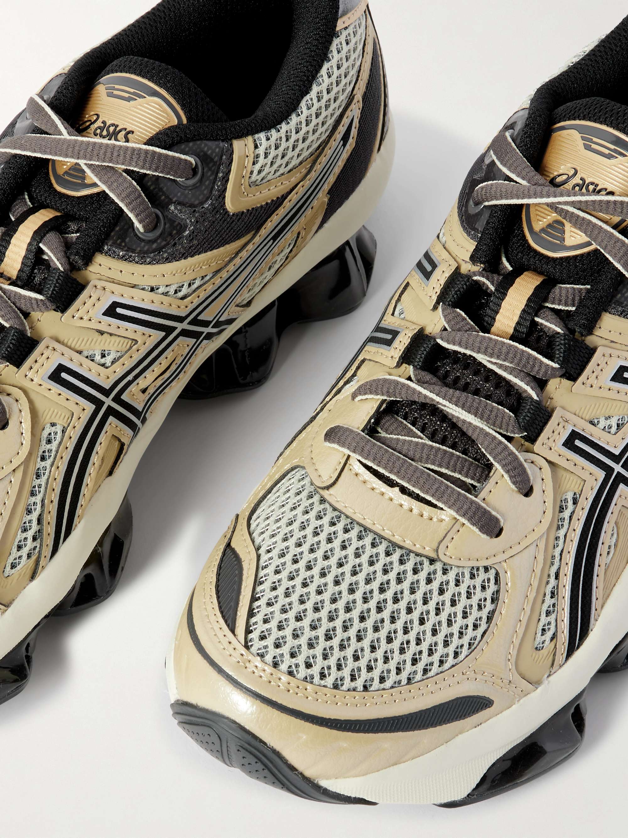 ASICS 