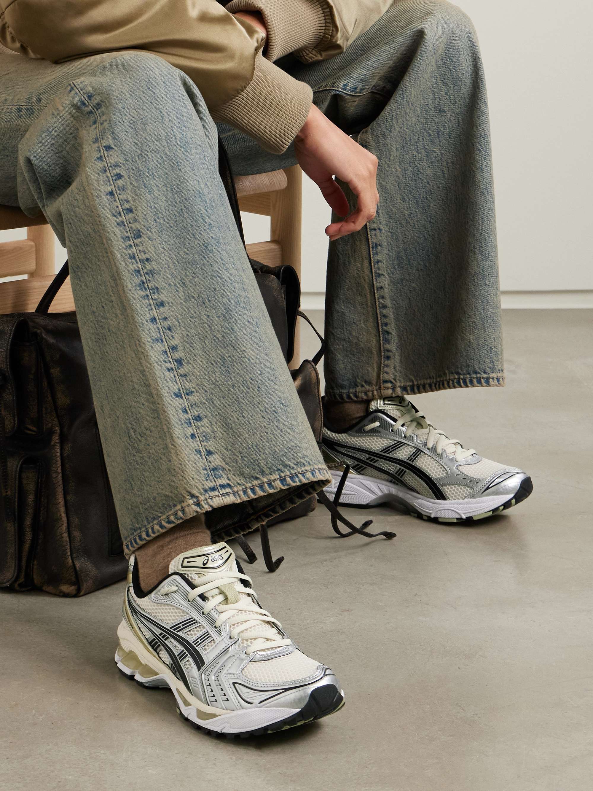 ASICS 