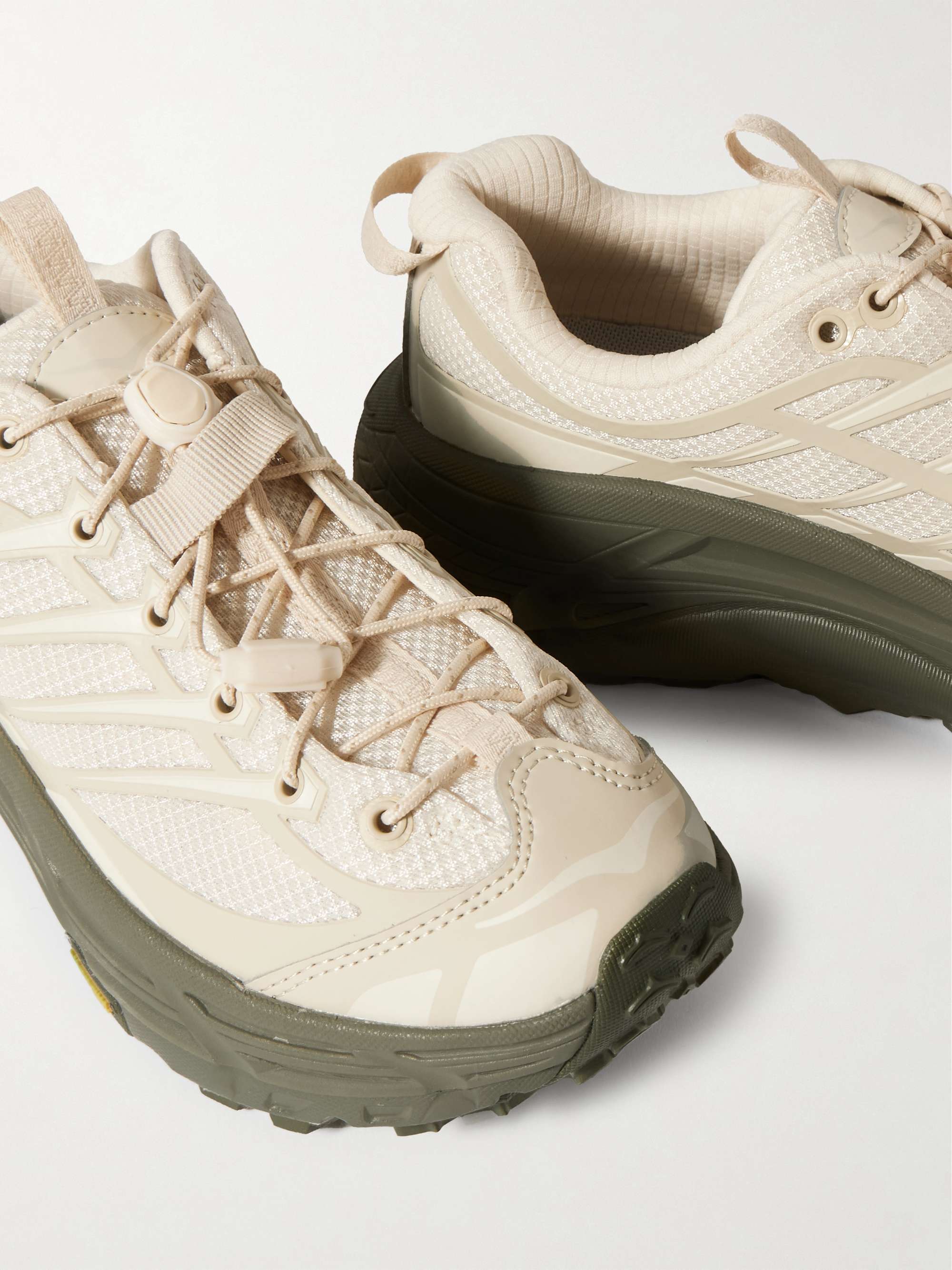 HOKA ONE ONE 