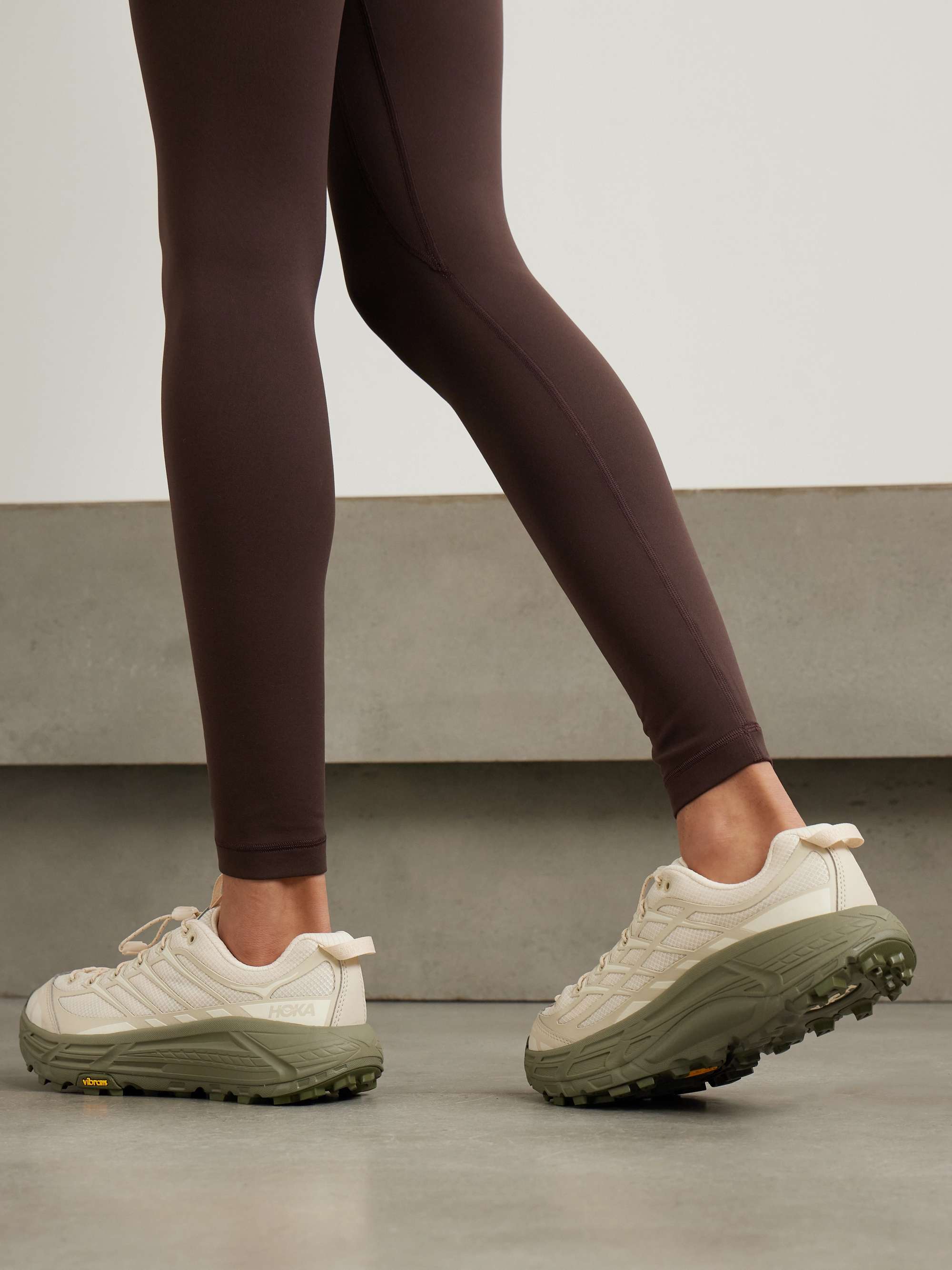 HOKA ONE ONE 