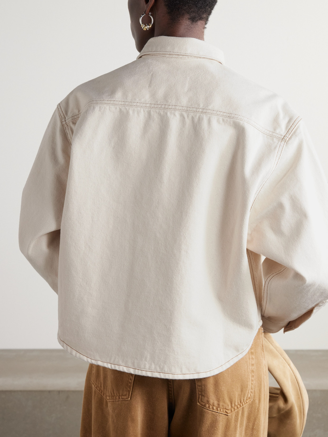 Ami Alexandre Mattiussi Adc Embroidered Cotton-twill Cropped Shirt In White