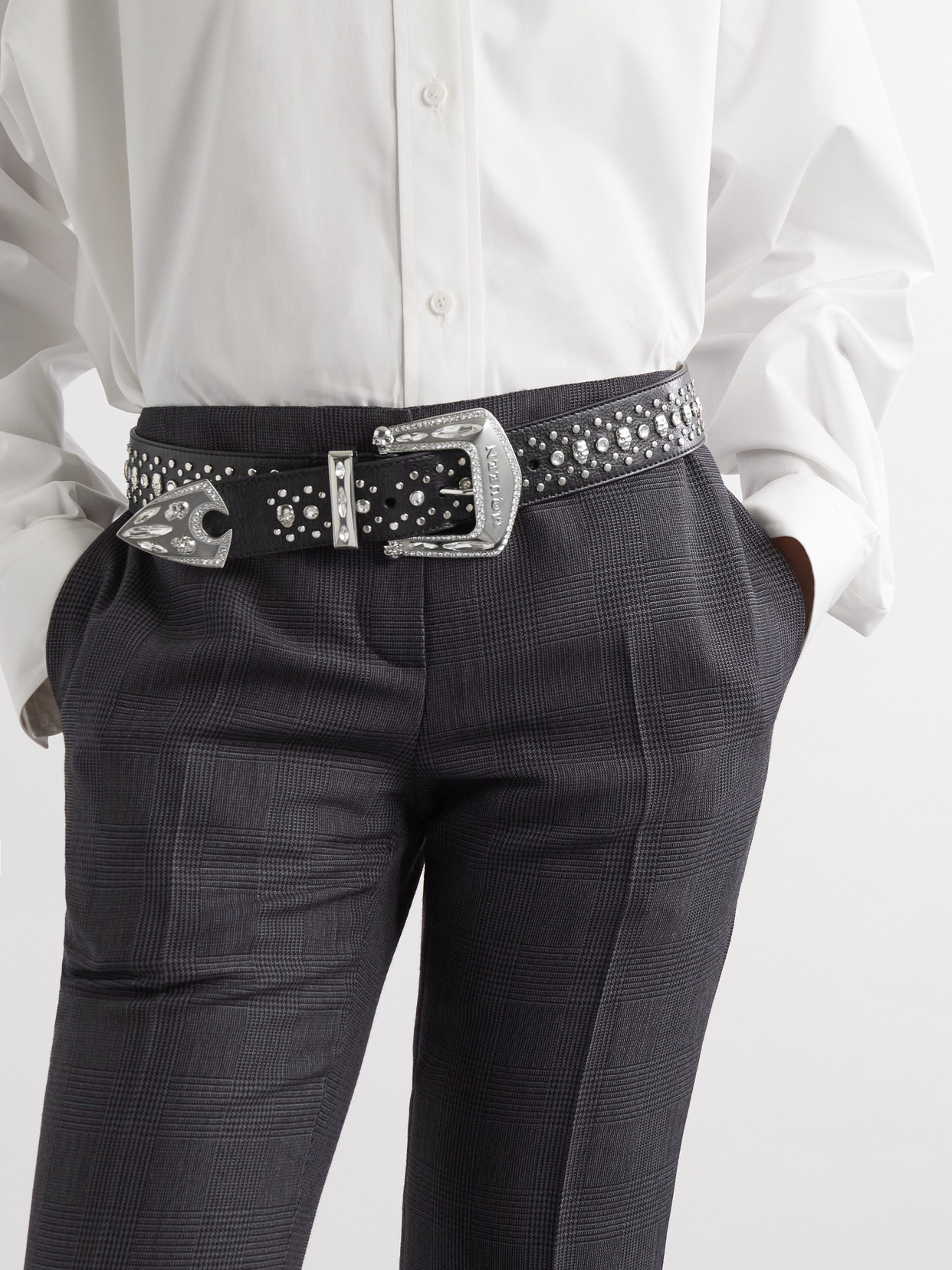 Alexander Mcqueen Arrow Embellished Leather Belt In Black