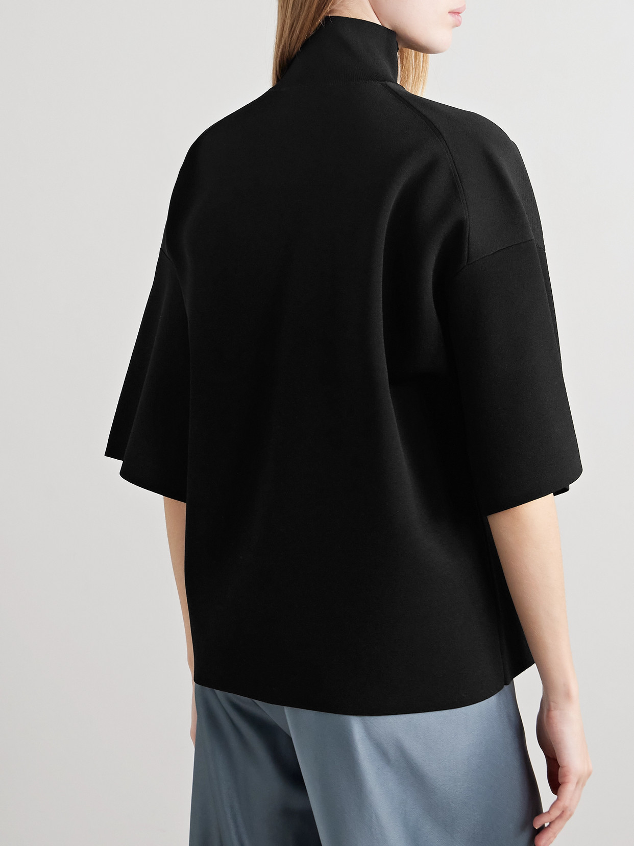 Theory Essential Turtleneck Top In Unknown