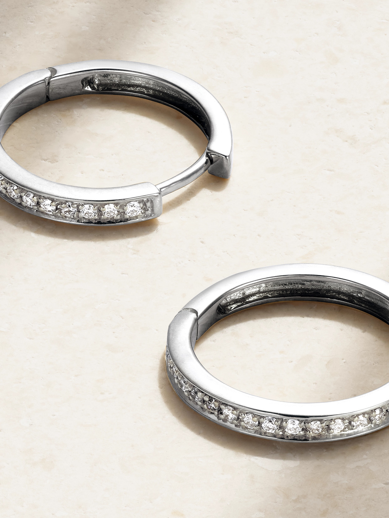 KOLOURS JEWELRY LARGE 18-KARAT WHITE GOLD DIAMOND HOOP EARRINGS