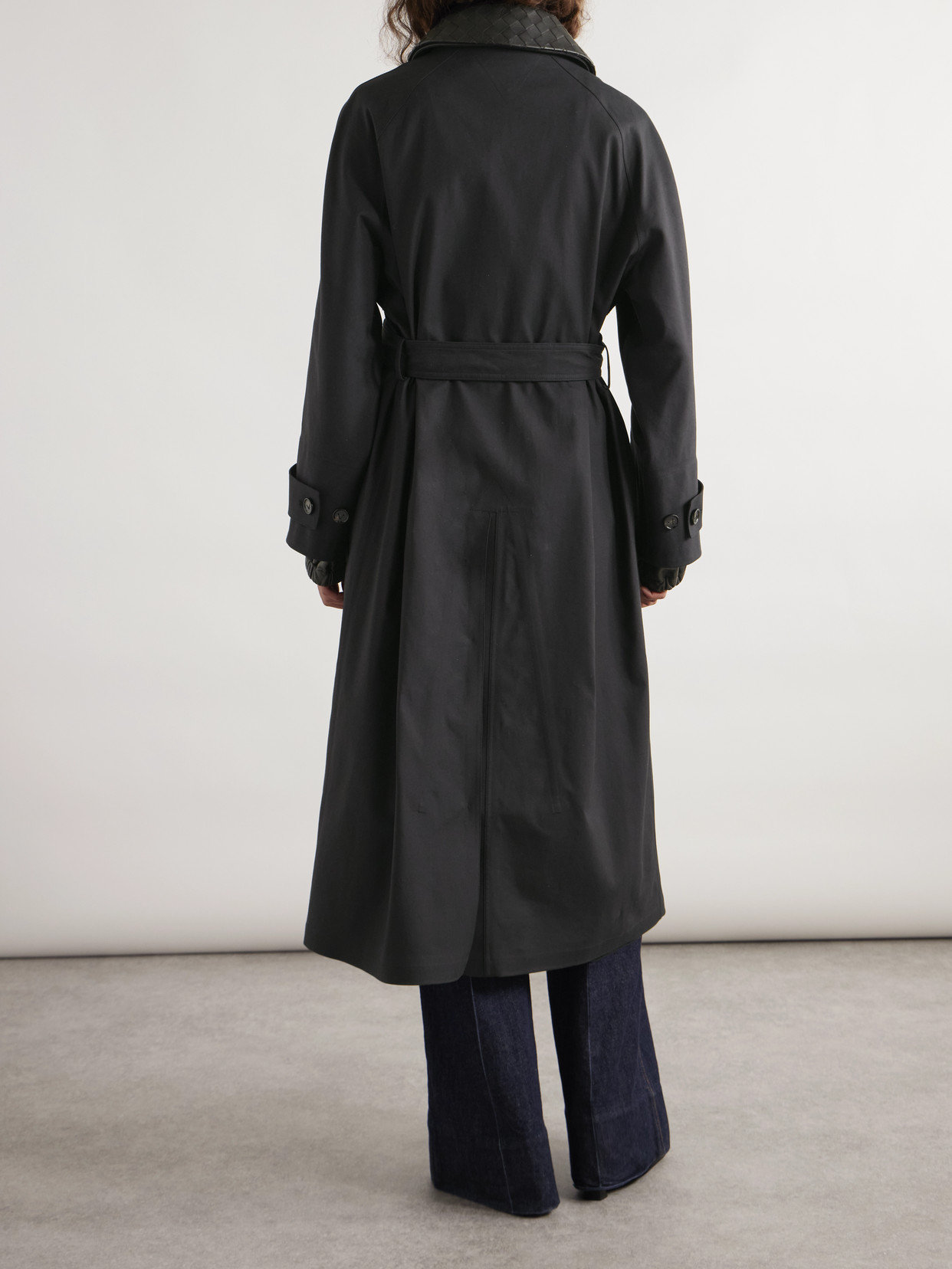 Bottega Veneta Belted Intrecciato Leather-trimmed Cotton-blend Gabardine Trench Coat In Black