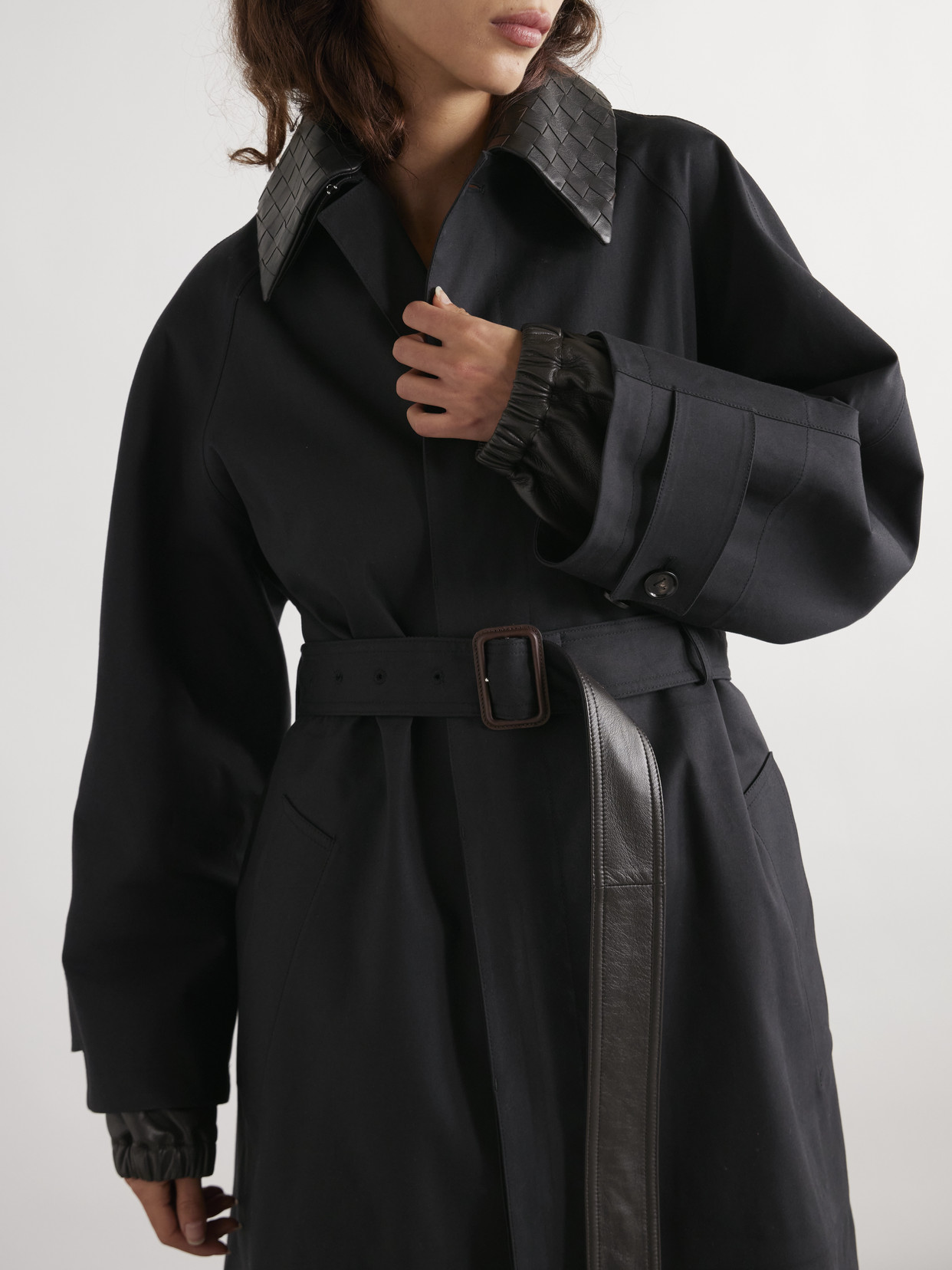 Bottega Veneta Belted Intrecciato Leather-trimmed Cotton-blend Gabardine Trench Coat In Black