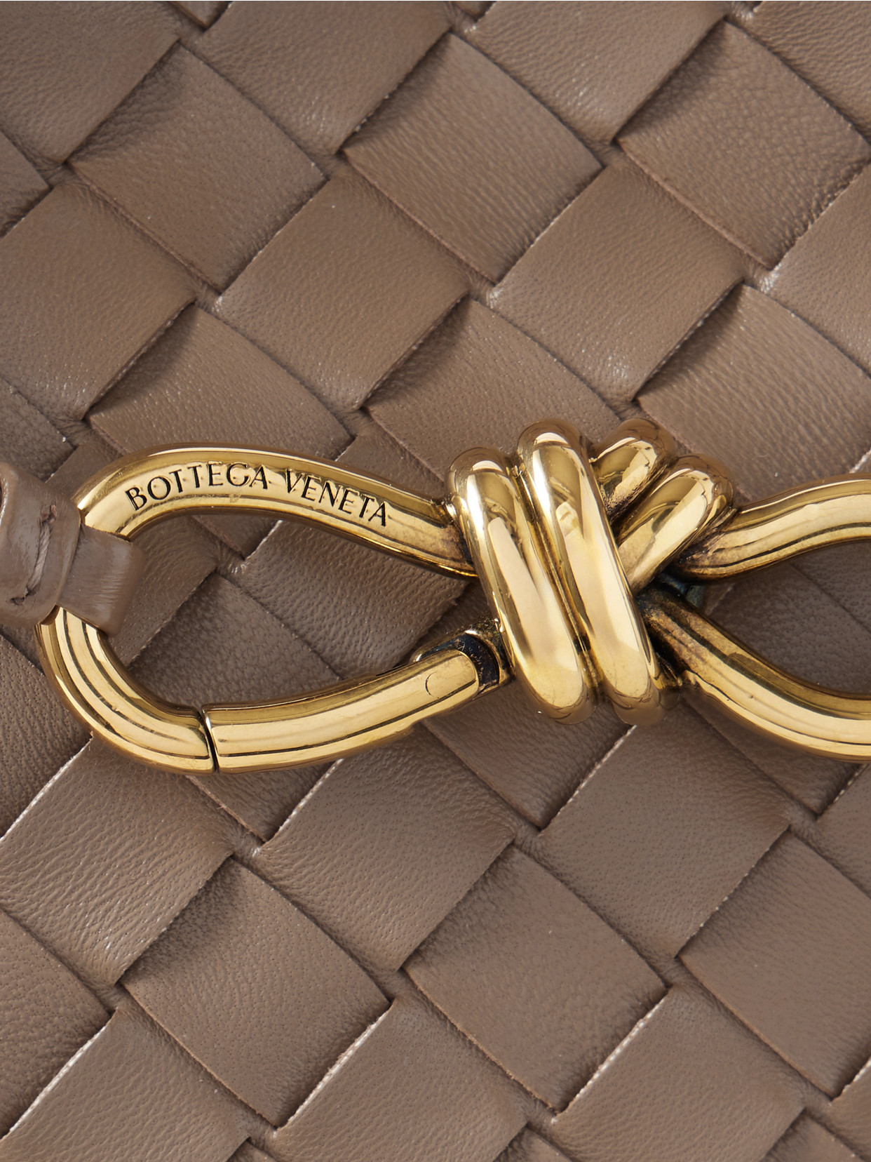 Bottega Veneta Andiamo Small Intrecciato Leather Tote In Brown