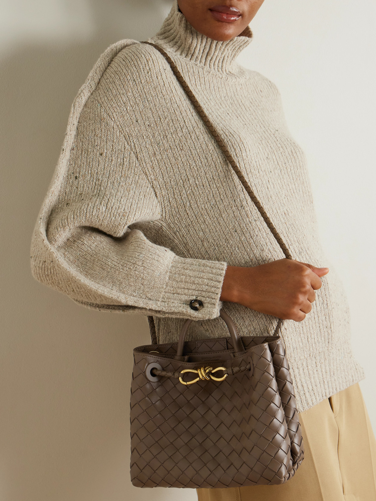 Bottega Veneta Andiamo Small Intrecciato Leather Tote In Brown