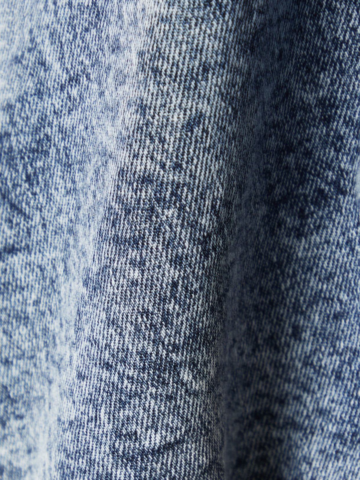 Alaïa Cropped Denim Jacket With Classic Collar In Blue