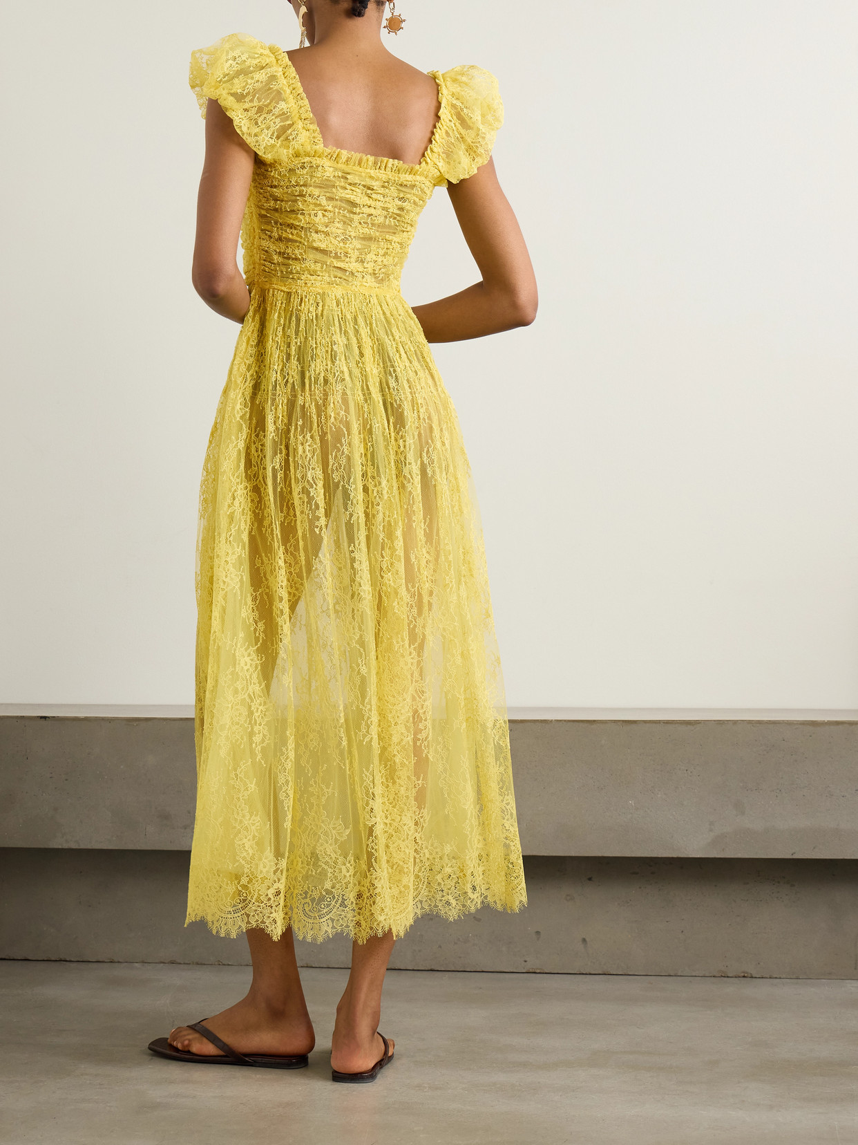 DOEN PAMELINA RUFFLED SHIRRED LACE MIDI DRESS