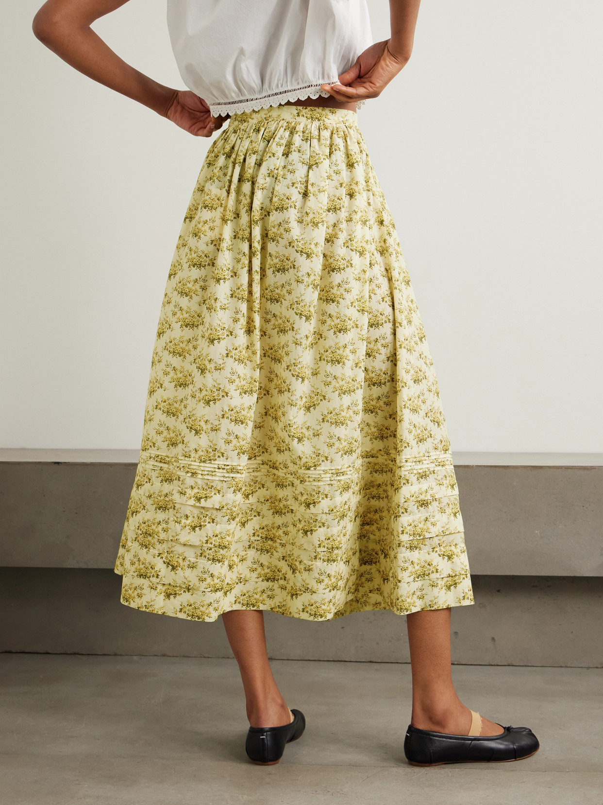 Doen Marcie Tiered Pleated Floral-print Organic Cotton-voile Midi Skirt In Yellow