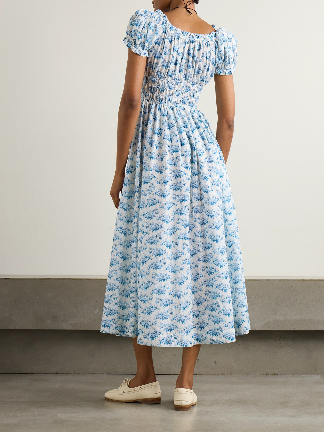 DOEN ASHLYNN TIE-DETAILED SHIRRED FLORAL-PRINT ORGANIC COTTON-VOILE MIDI DRESS
