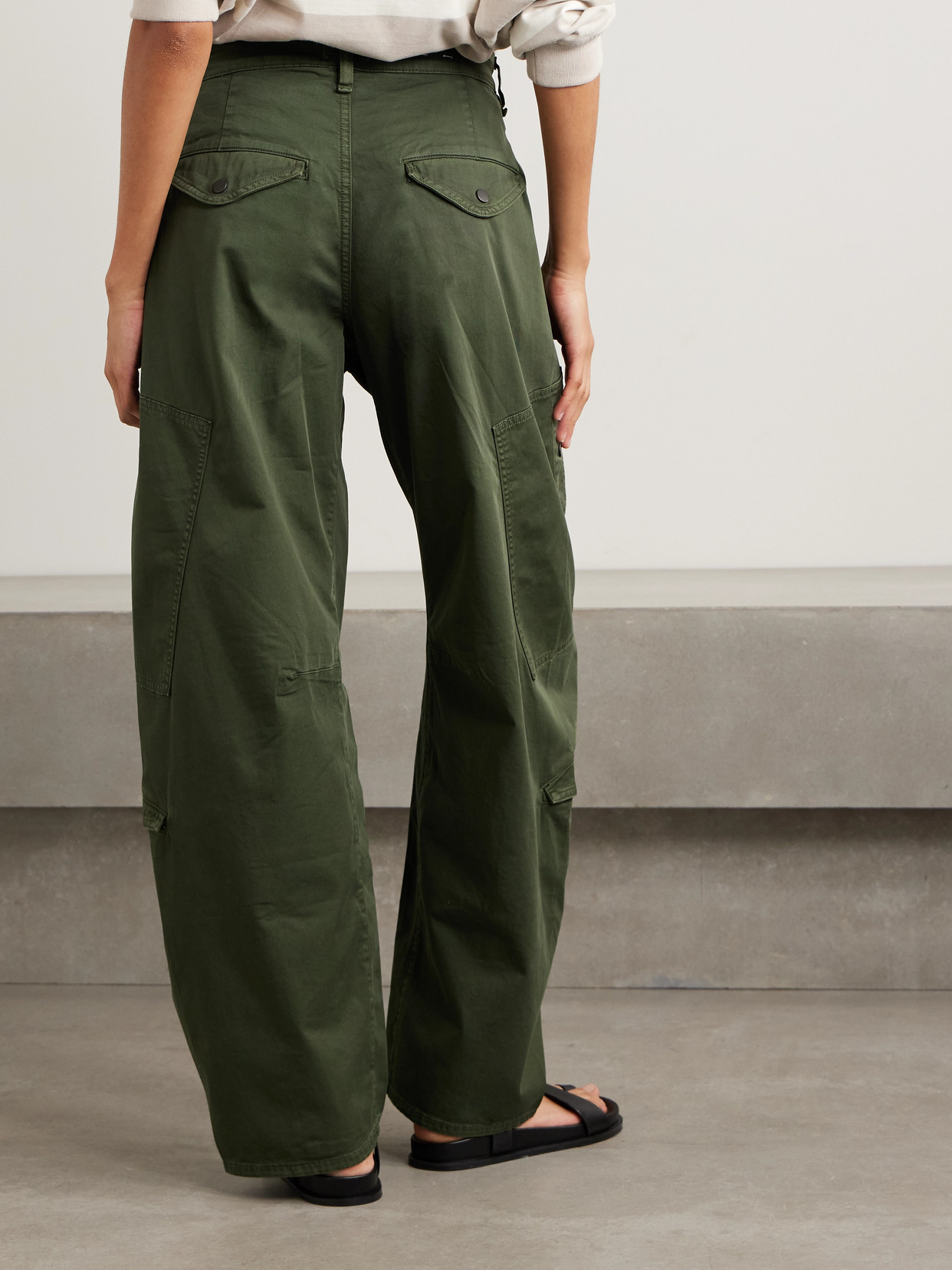 Citizens Of Humanity Flight Pleated Organic Cotton-blend Twill Barrel-leg Pants In Green