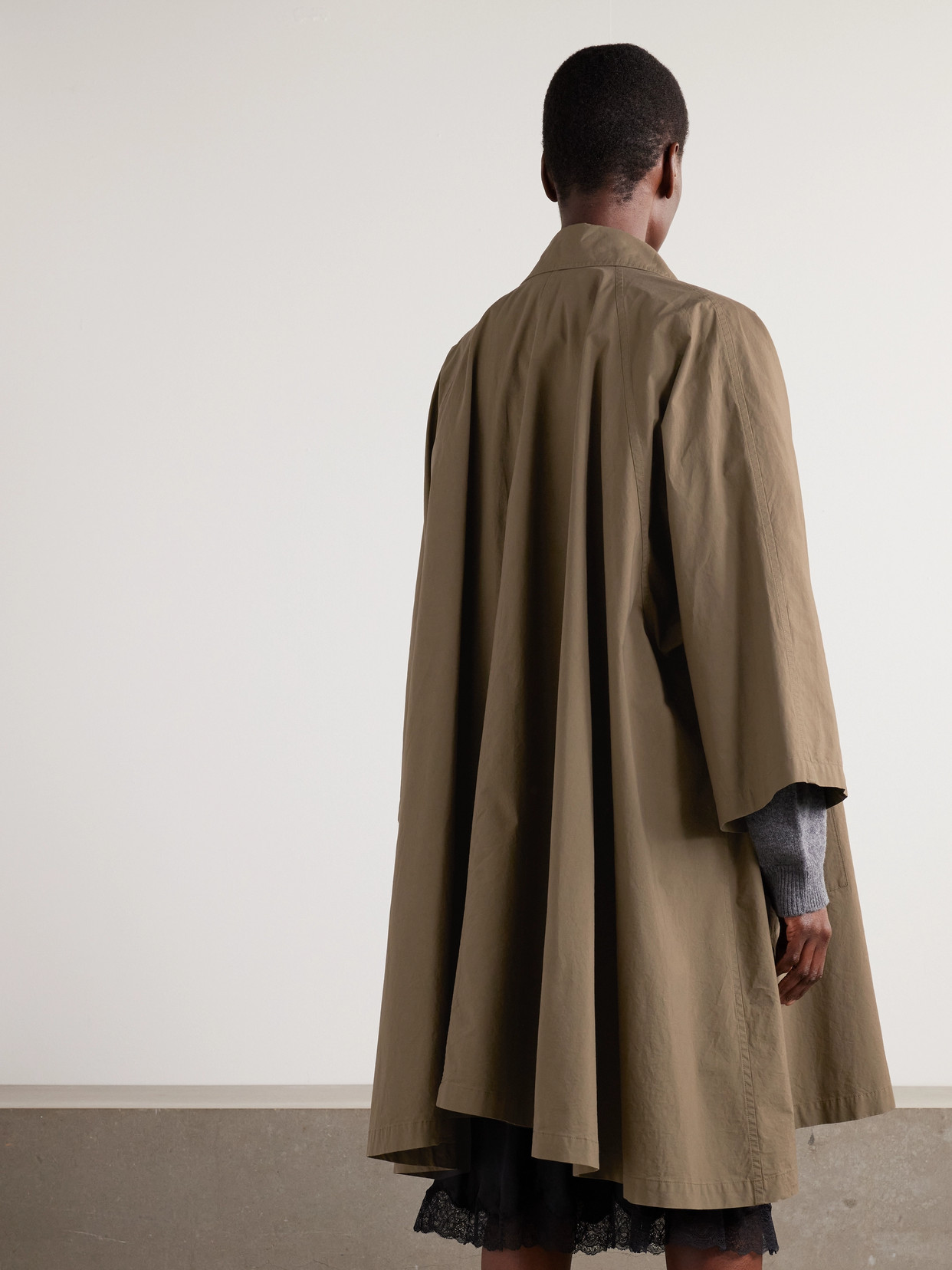 The Row Leins Oversized Pleated Cotton-poplin Trench Coat In Green