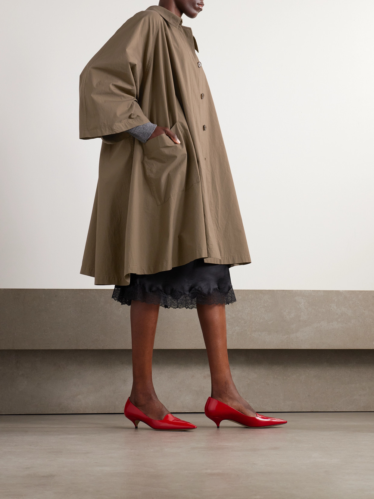 The Row Leins Oversized Pleated Cotton-poplin Trench Coat In Green