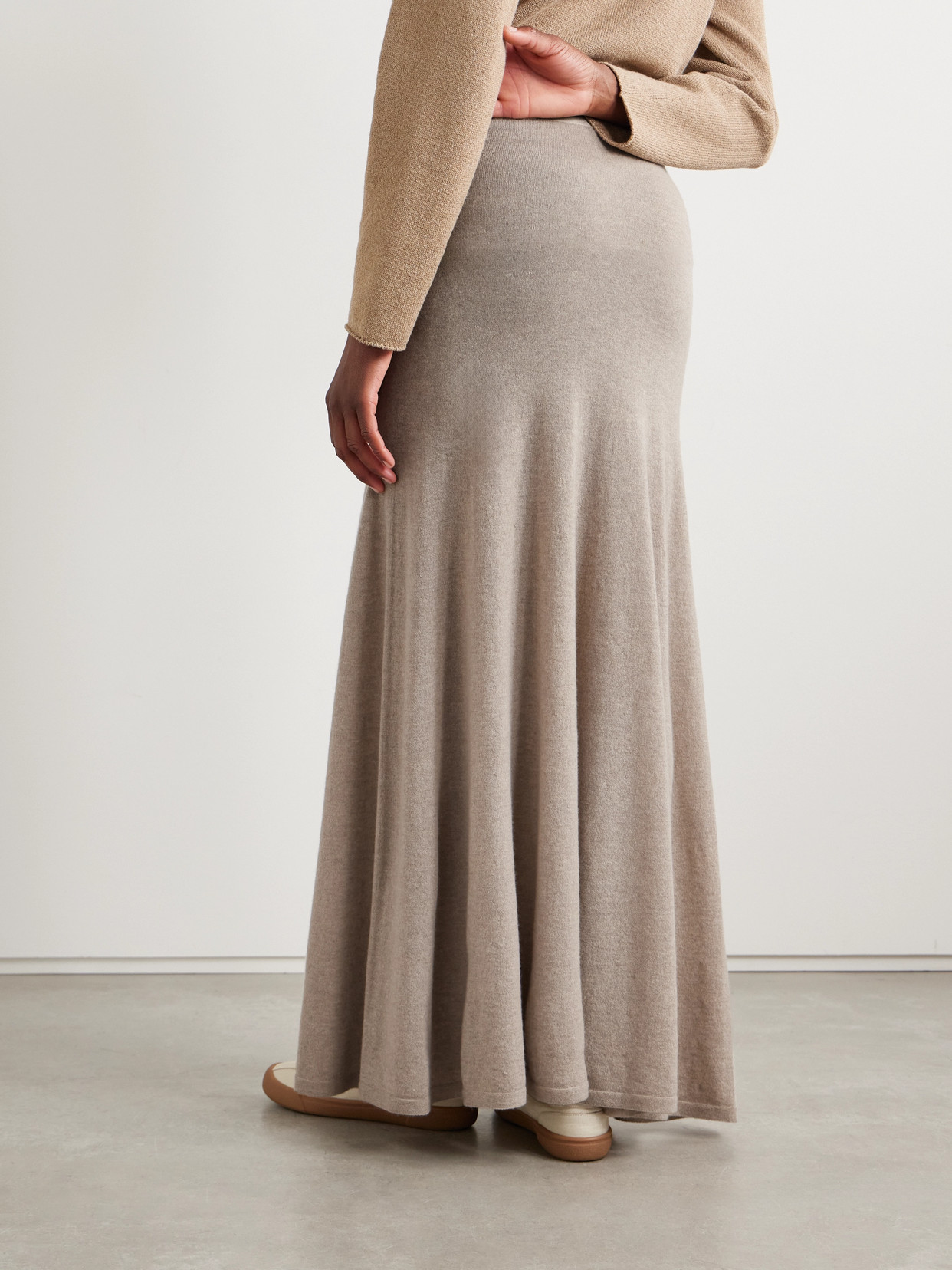 The Row Jovian Cashmere Maxi Skirt In Neutrals