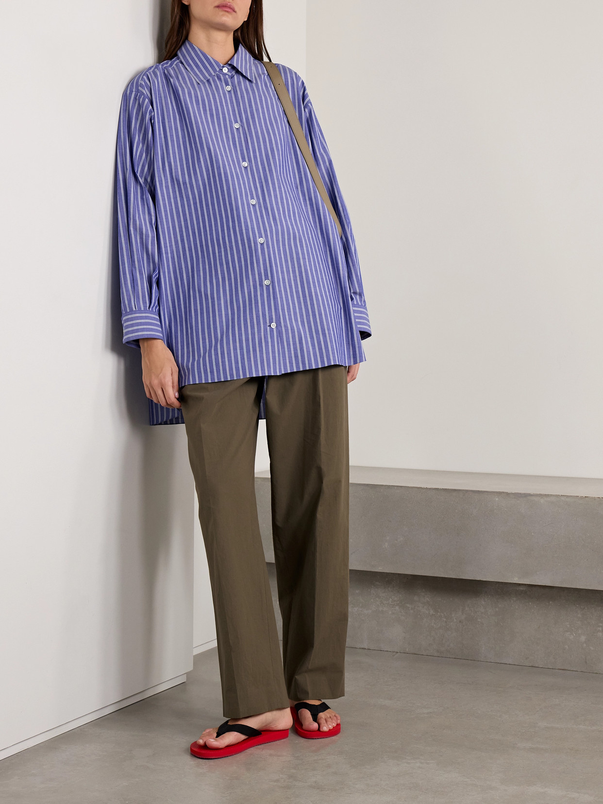 The Row Lilas Pleated Wool-blend Tapered Pants In Green