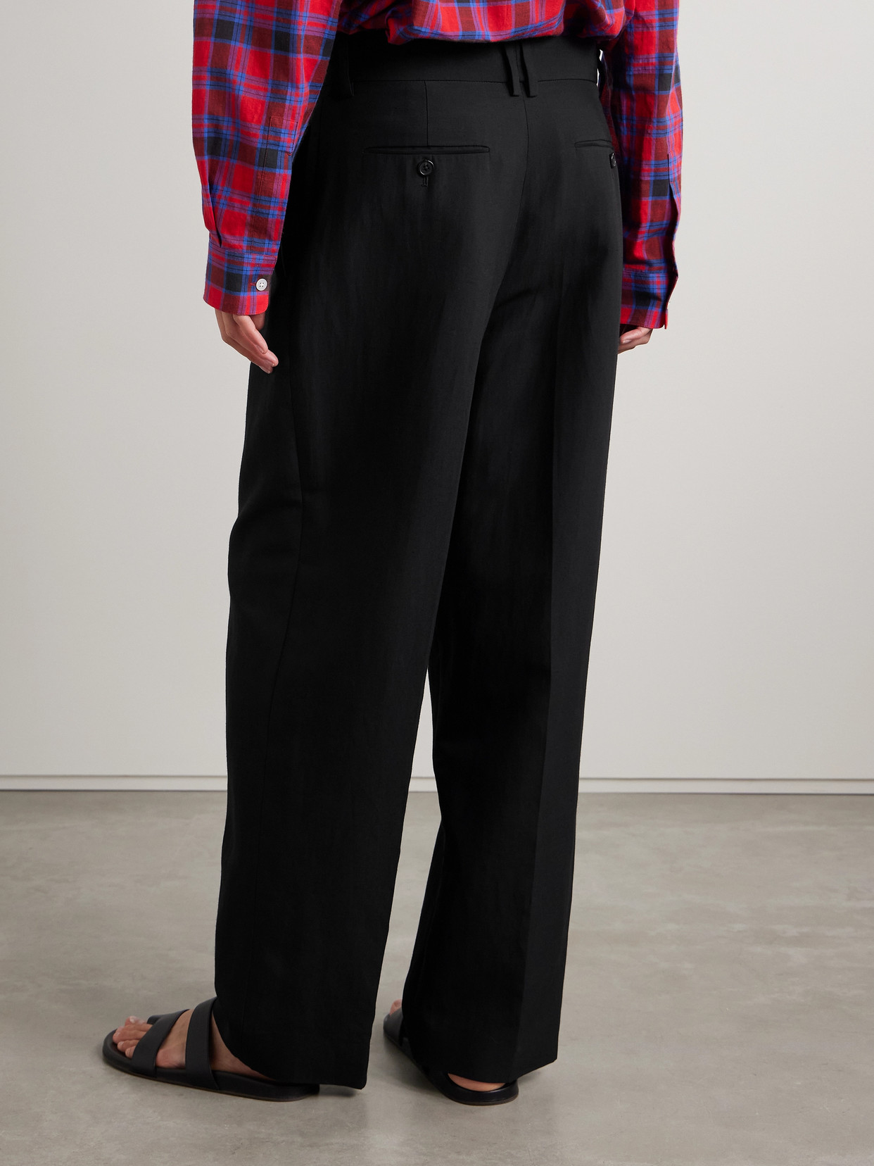 The Row Lilas Pleated Wool-blend Twill Tapered Pants In Black