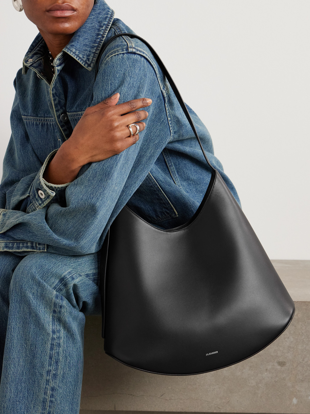 Jil Sander Medium Leather Shoulder Bag In Black