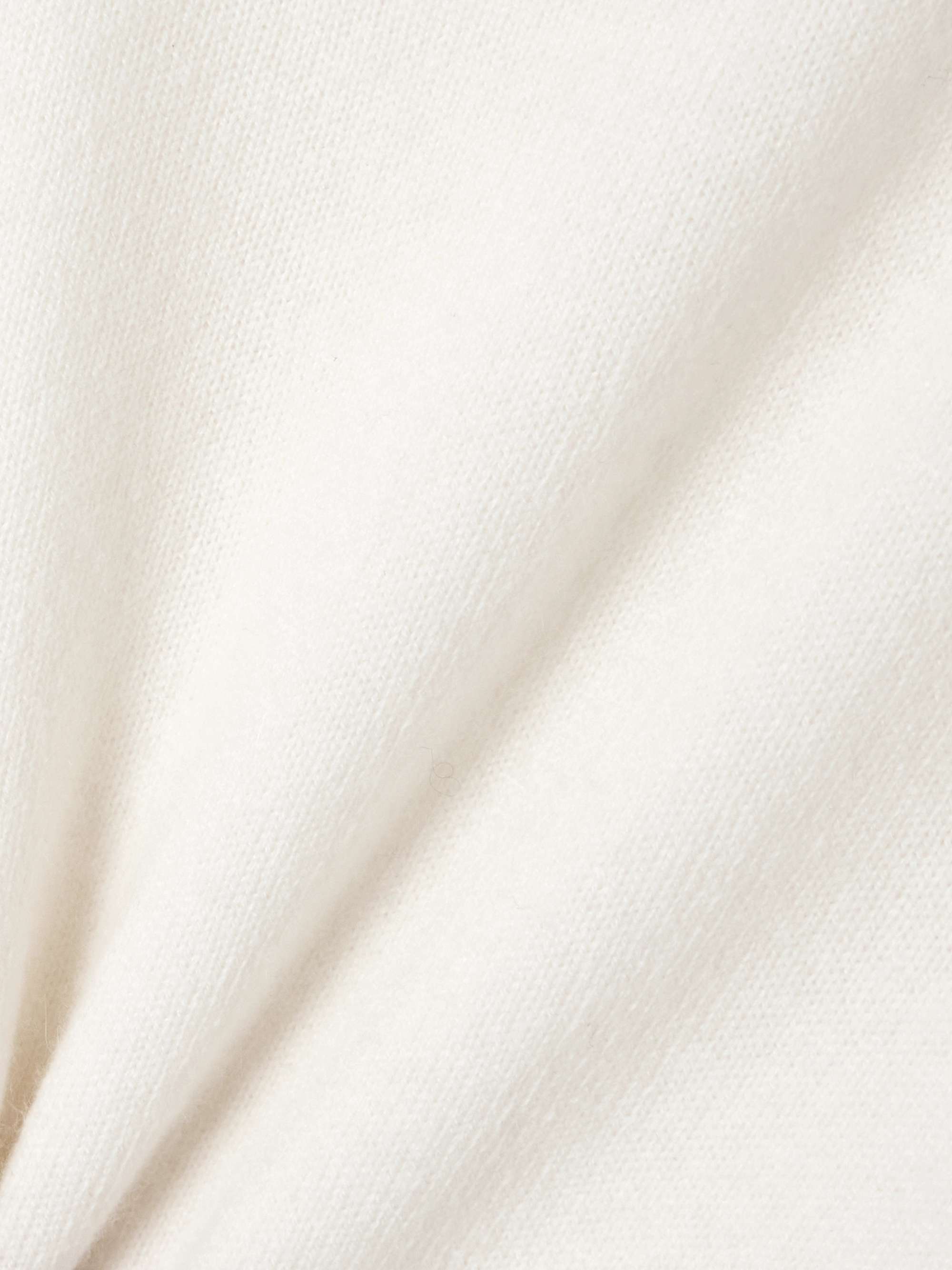 ALLUDE 