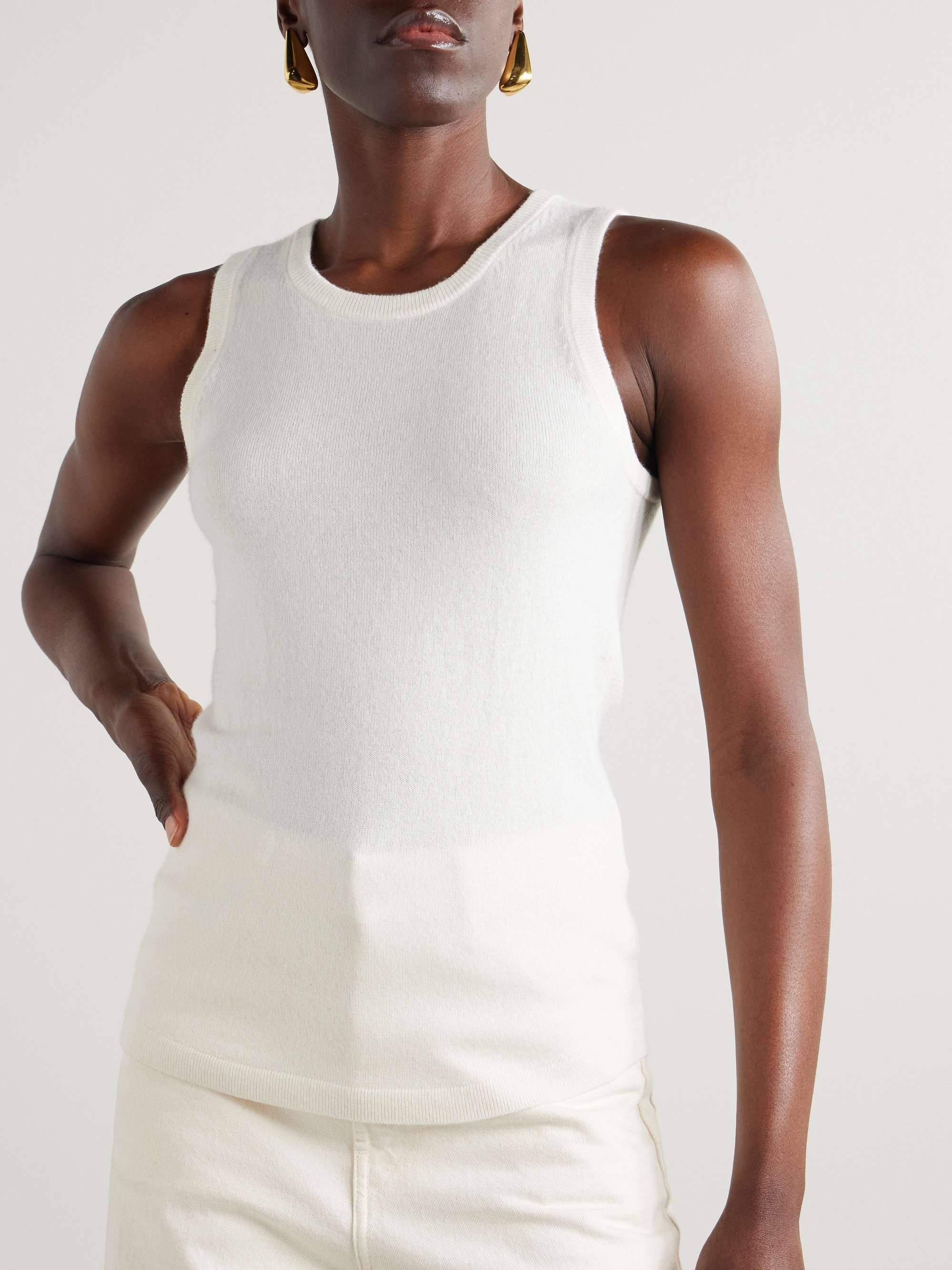 ALLUDE 