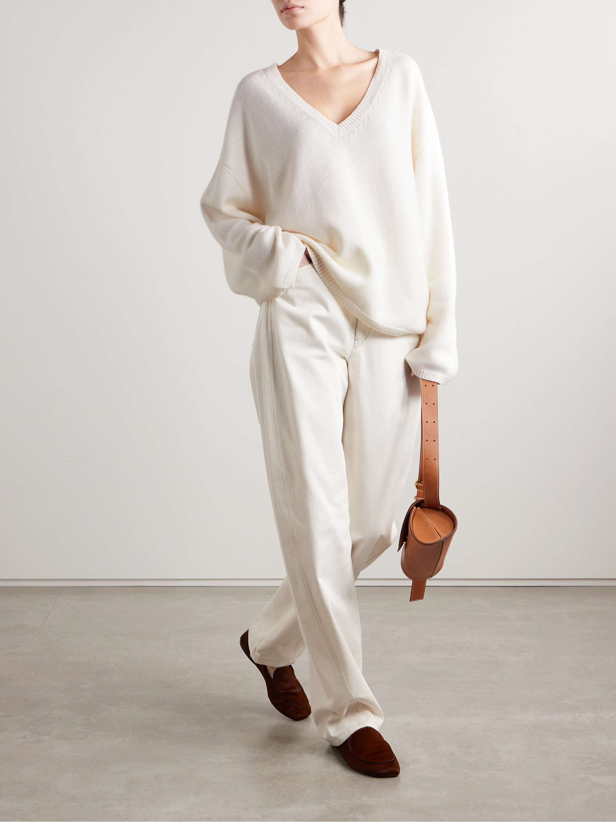 ALLUDE 