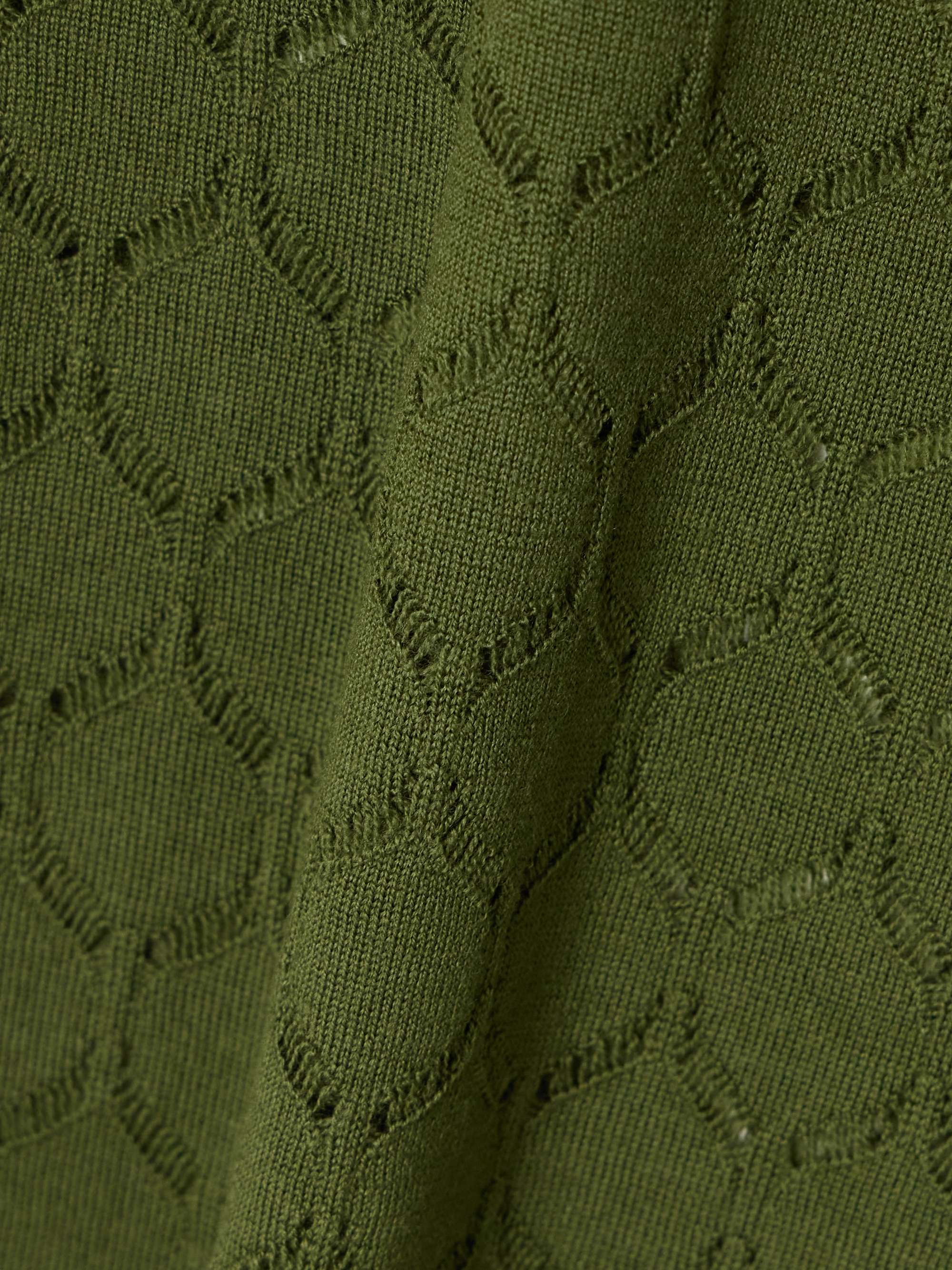 ALLUDE 
