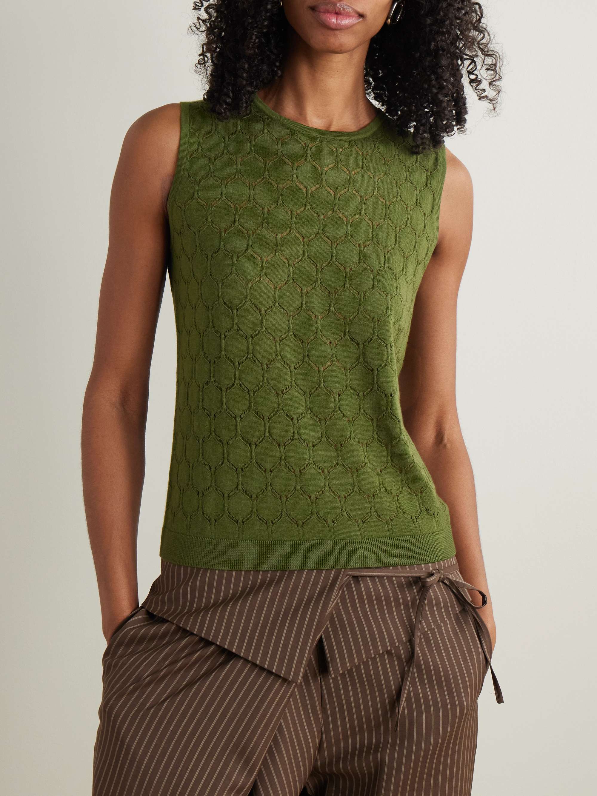 ALLUDE 