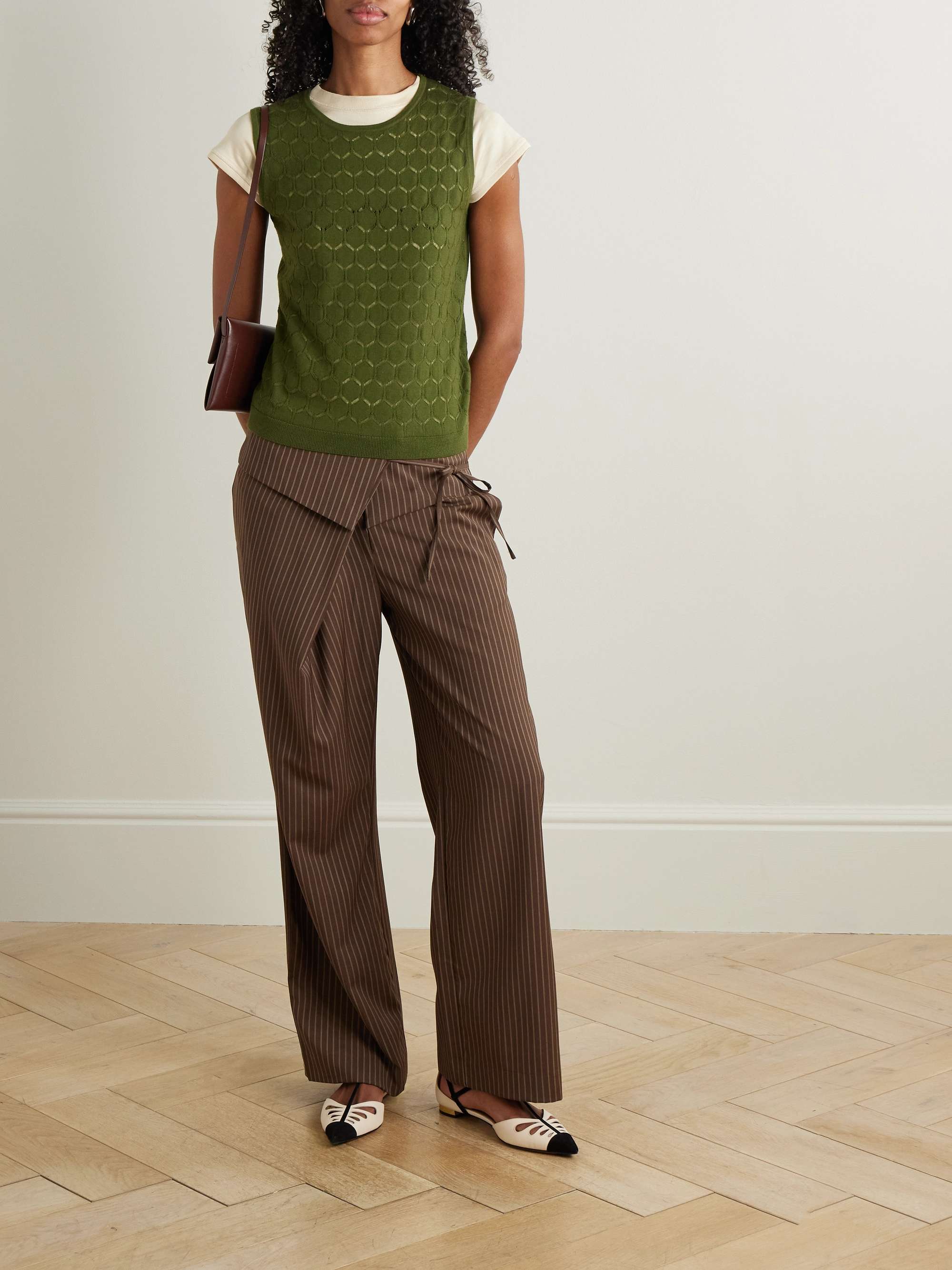 ALLUDE 