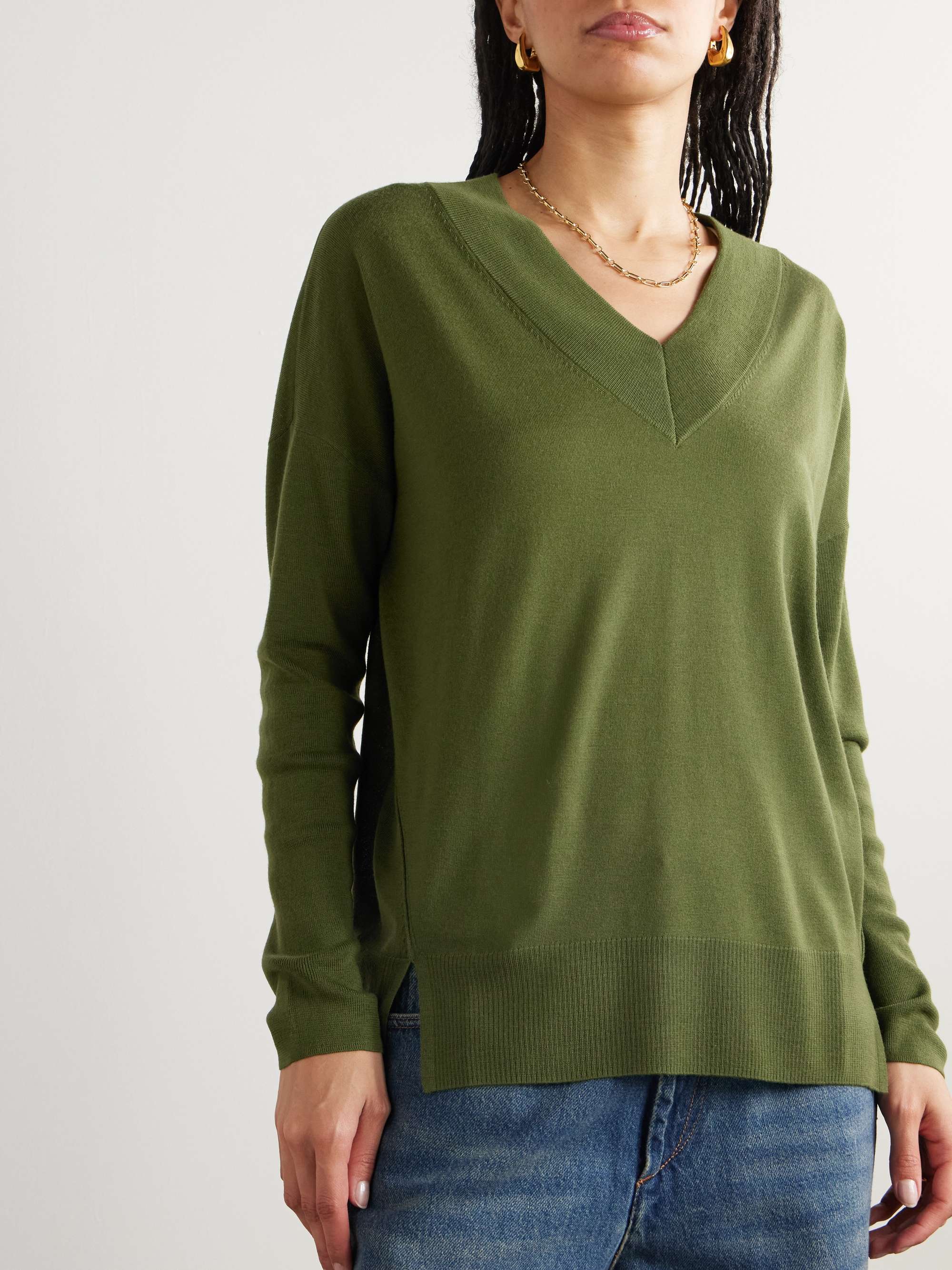 ALLUDE 