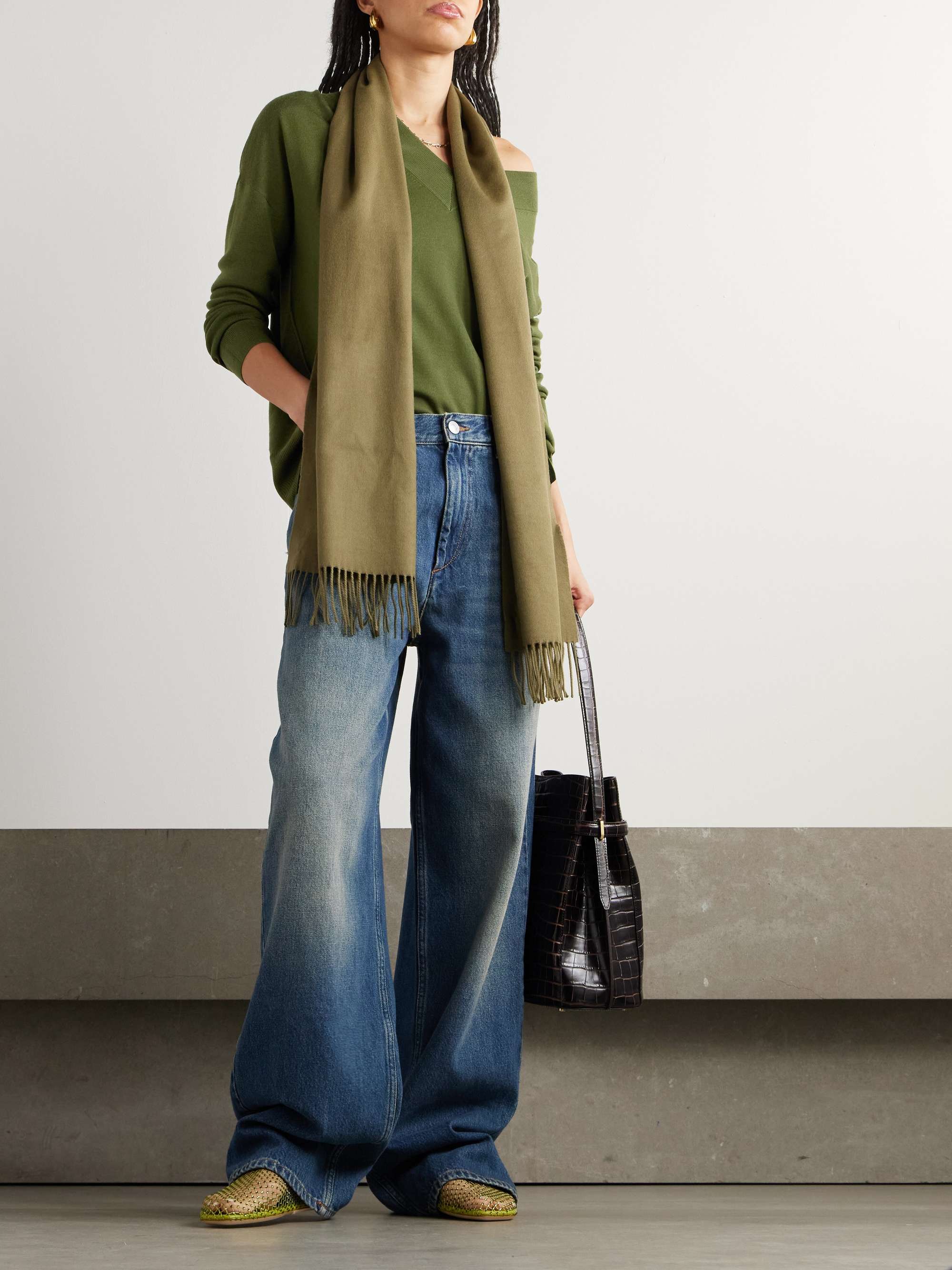 ALLUDE 