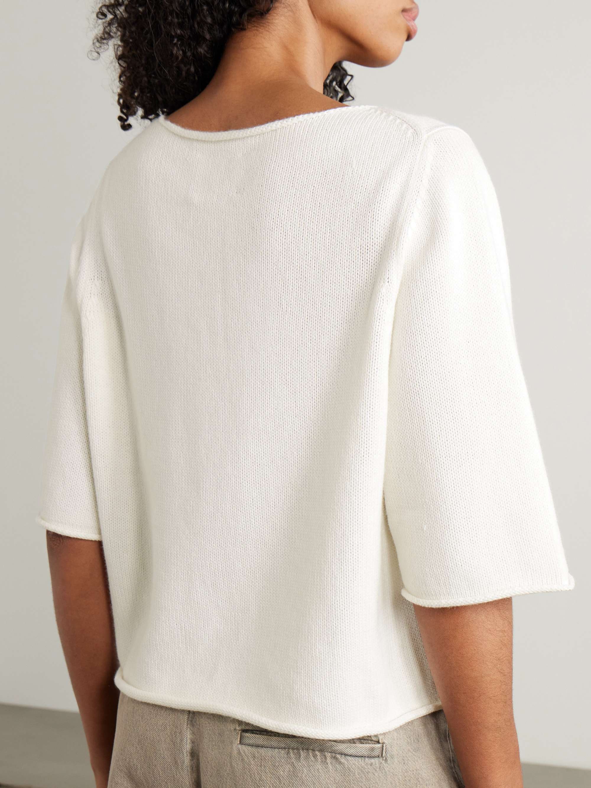 ALLUDE 