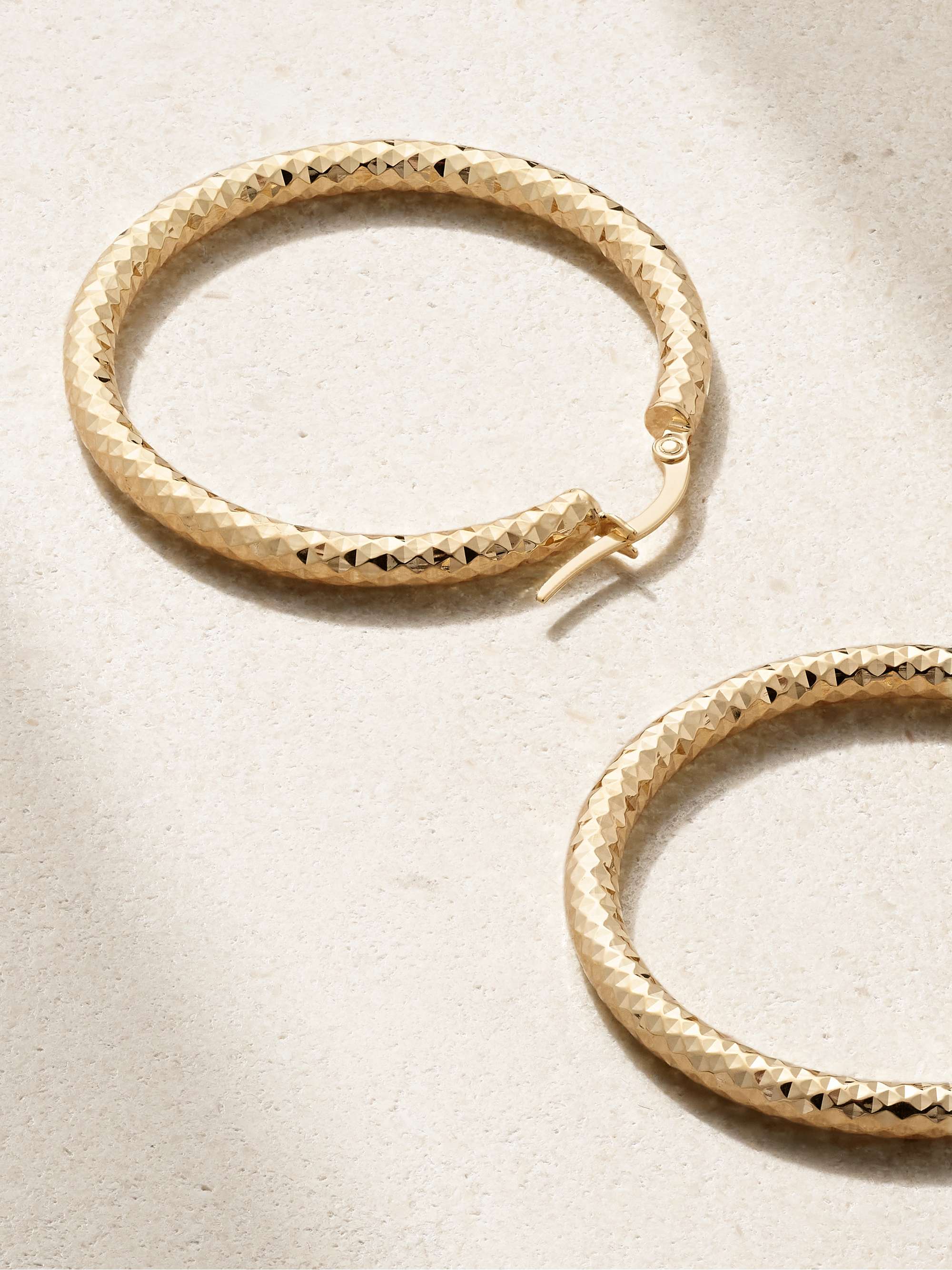 STONE AND STRAND 