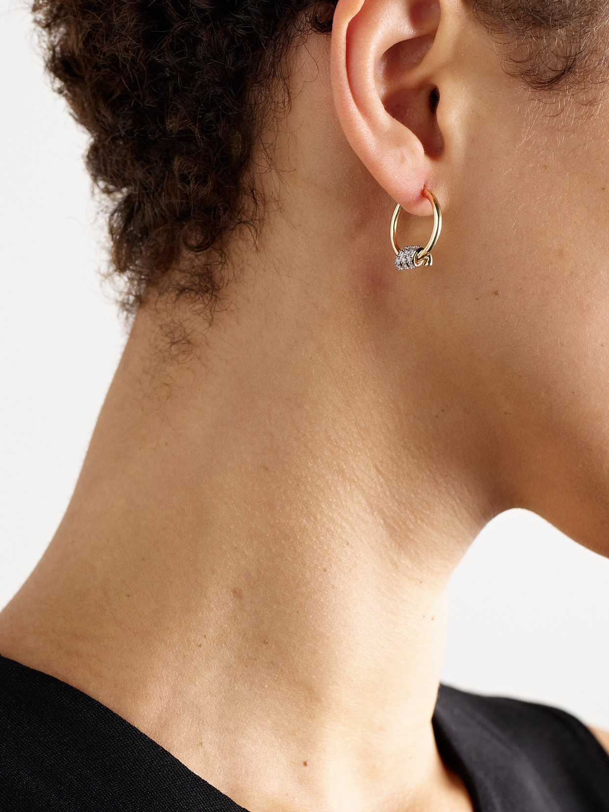STONE AND STRAND TWINKLING TWINE 10-KARAT GOLD DIAMOND HOOP EARRINGS