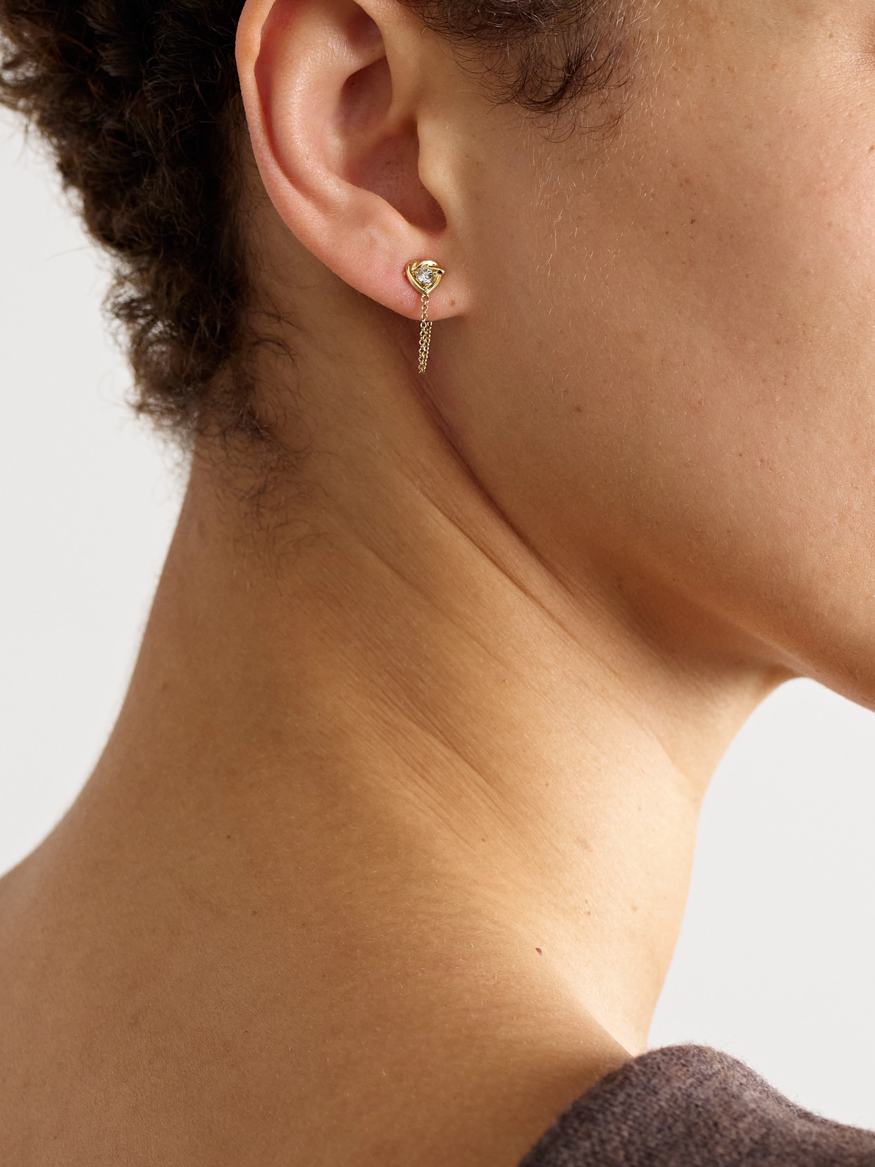 Stone And Strand Tie The Knot 10-karat Gold Diamond Earrings In Gold