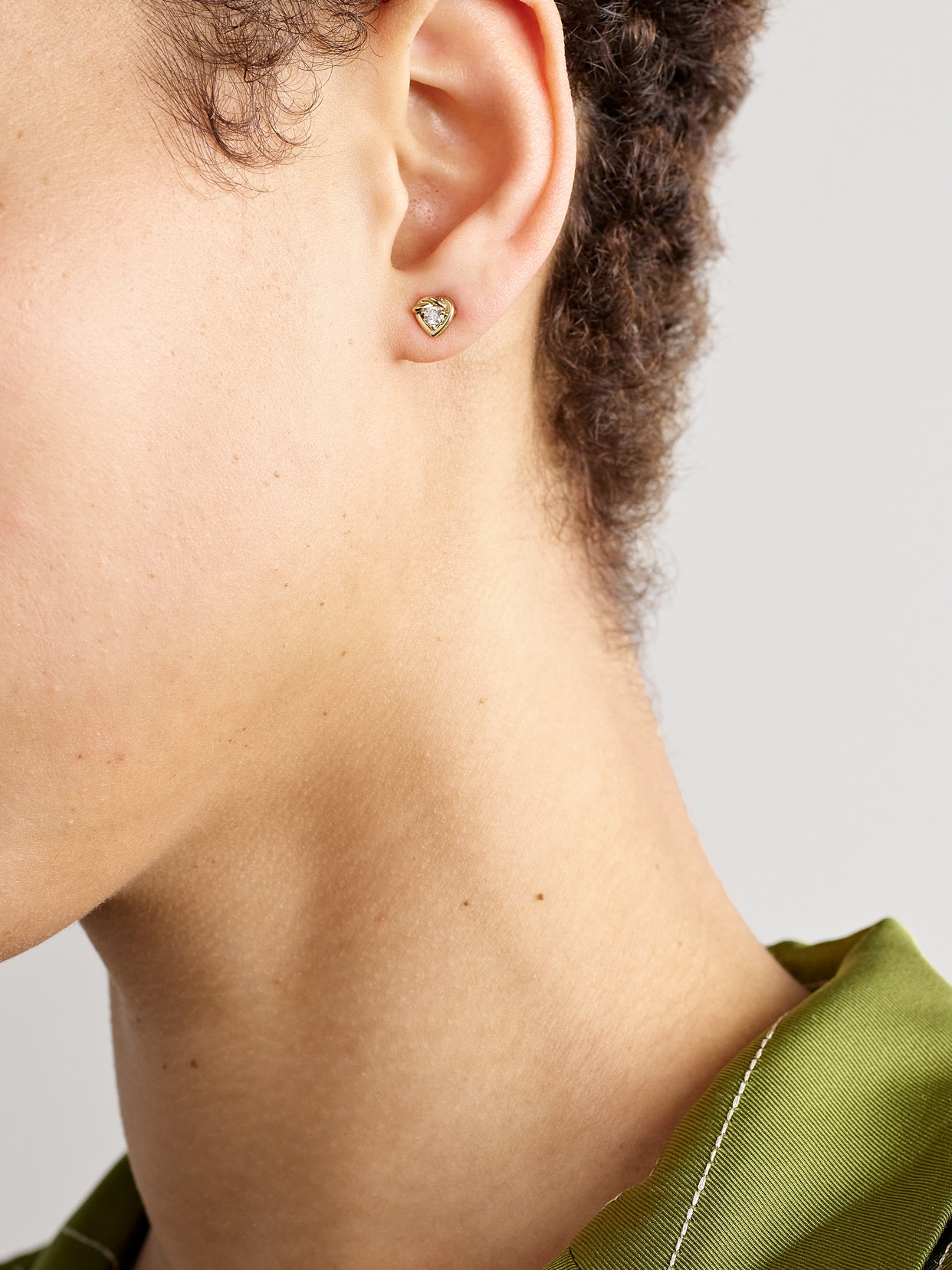 Stone And Strand Tie The Knot 10-karat Gold Diamond Earrings In Gold