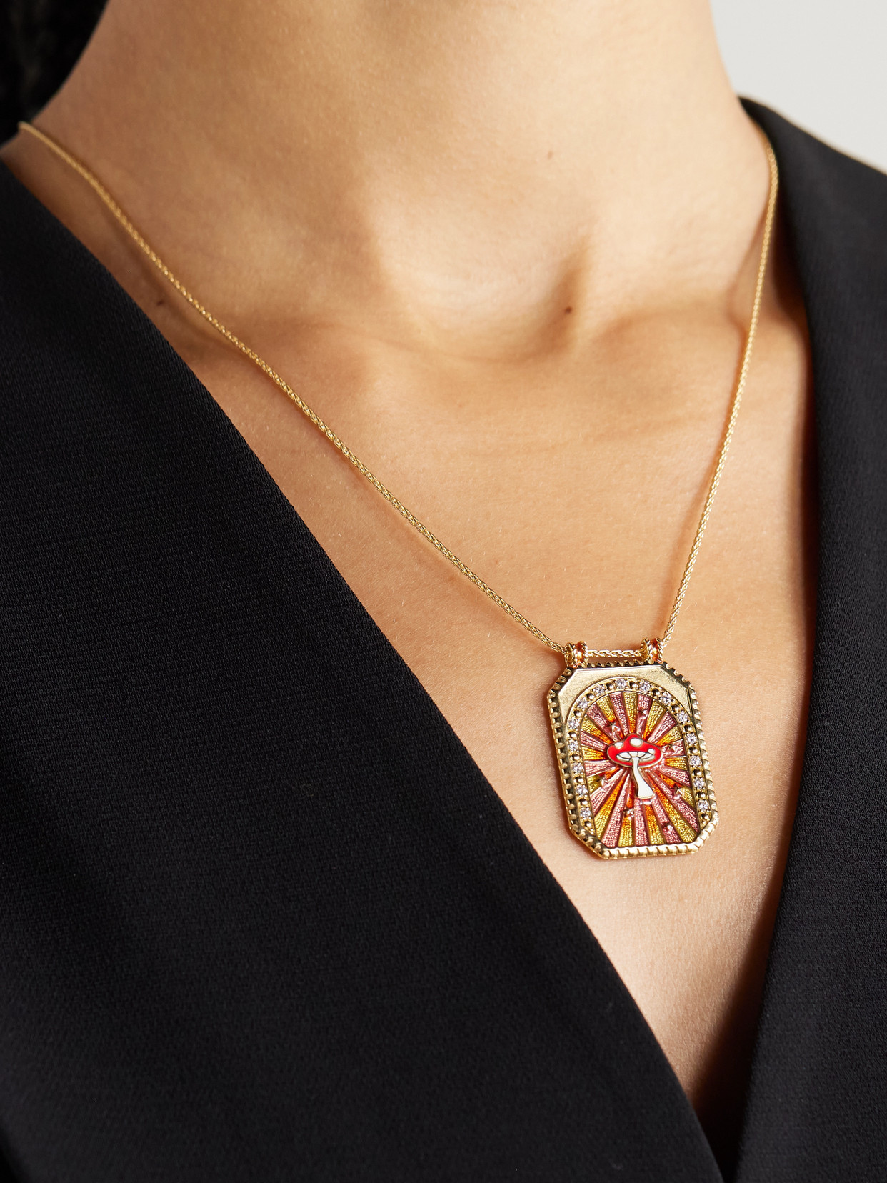 MARIE LICHTENBERG MUSHROOM SCAPULAR 18-KARAT GOLD, DIAMOND AND ENAMEL NECKLACE