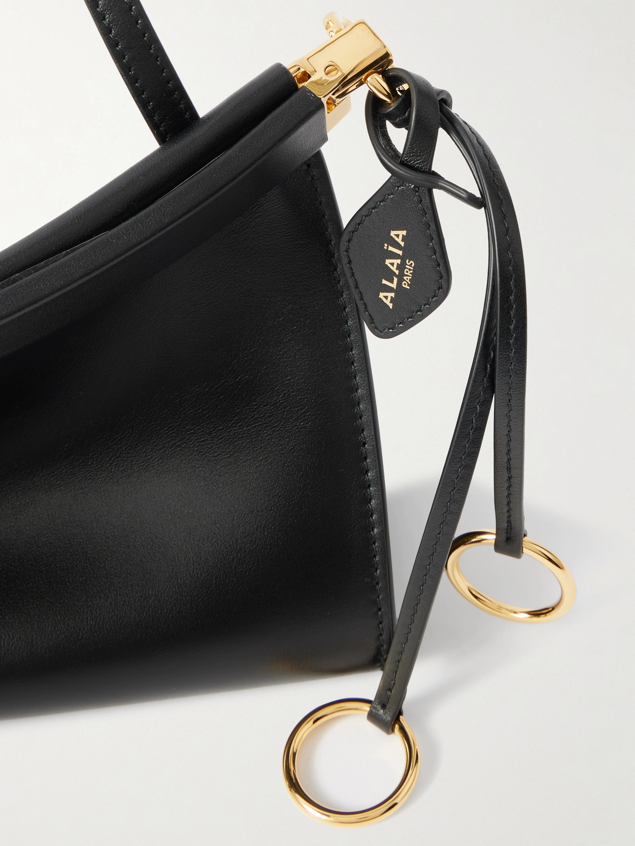 Alaïa Click E/w Medium Leather Shoulder Bag In Black