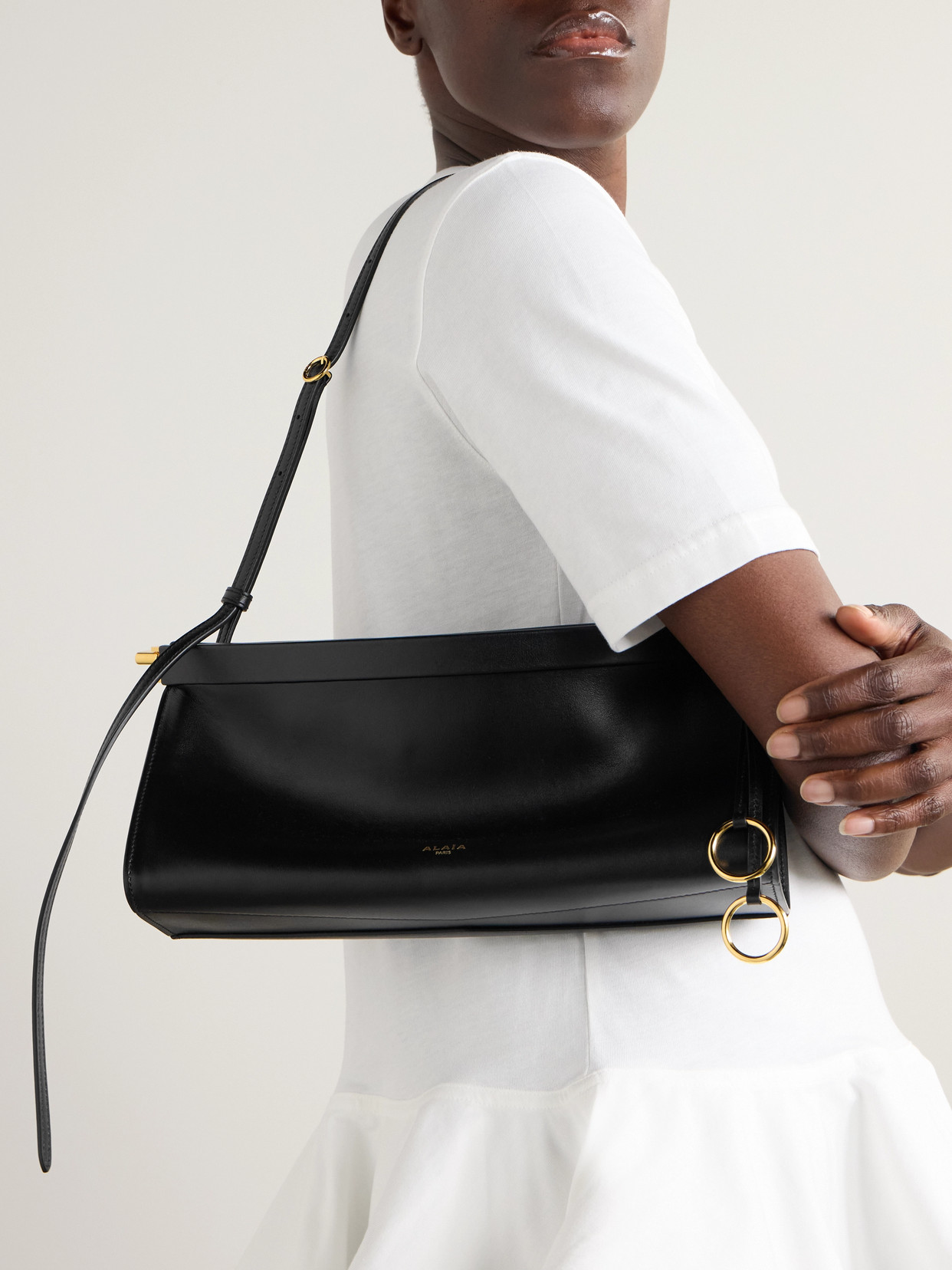 Alaïa Click E/w Medium Leather Shoulder Bag In Black