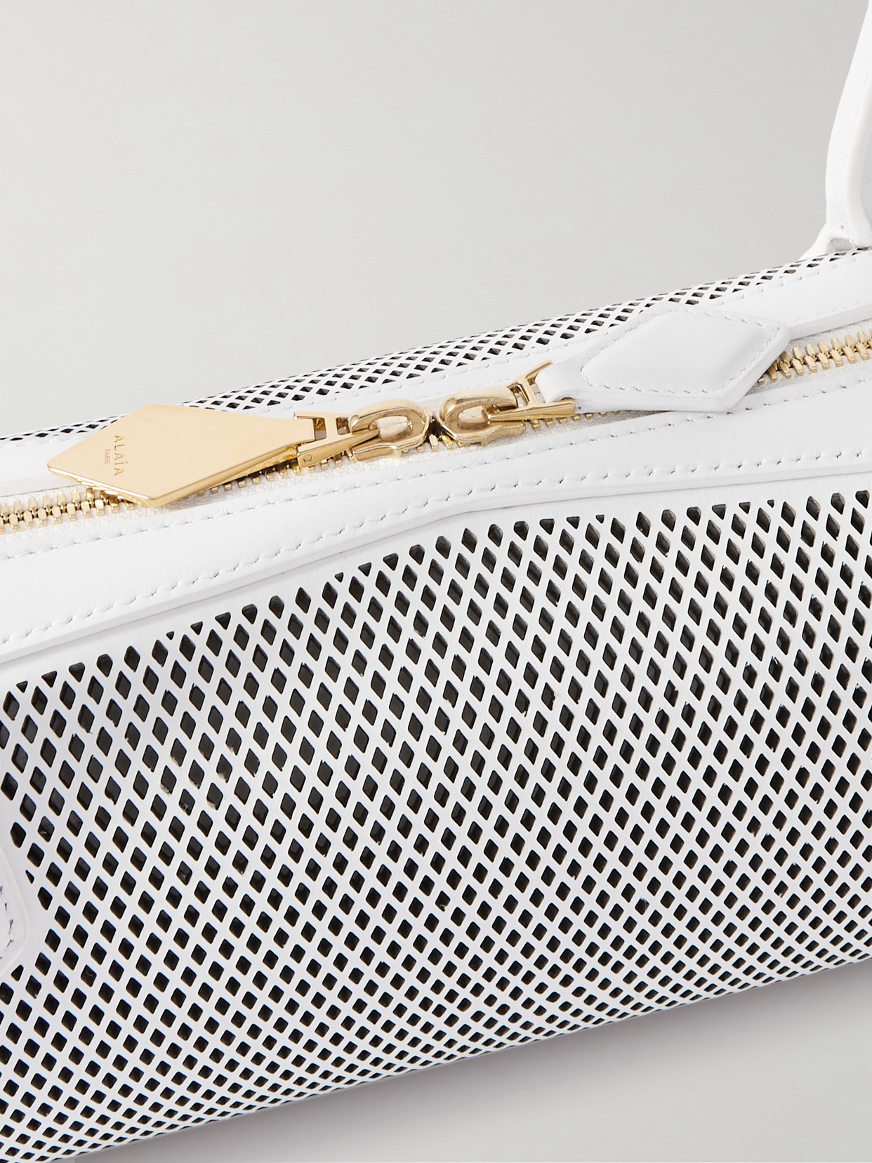 Alaïa Womens Blanc Optique Le Teckel Fishnet Medium Leather Shoulder Bag In White