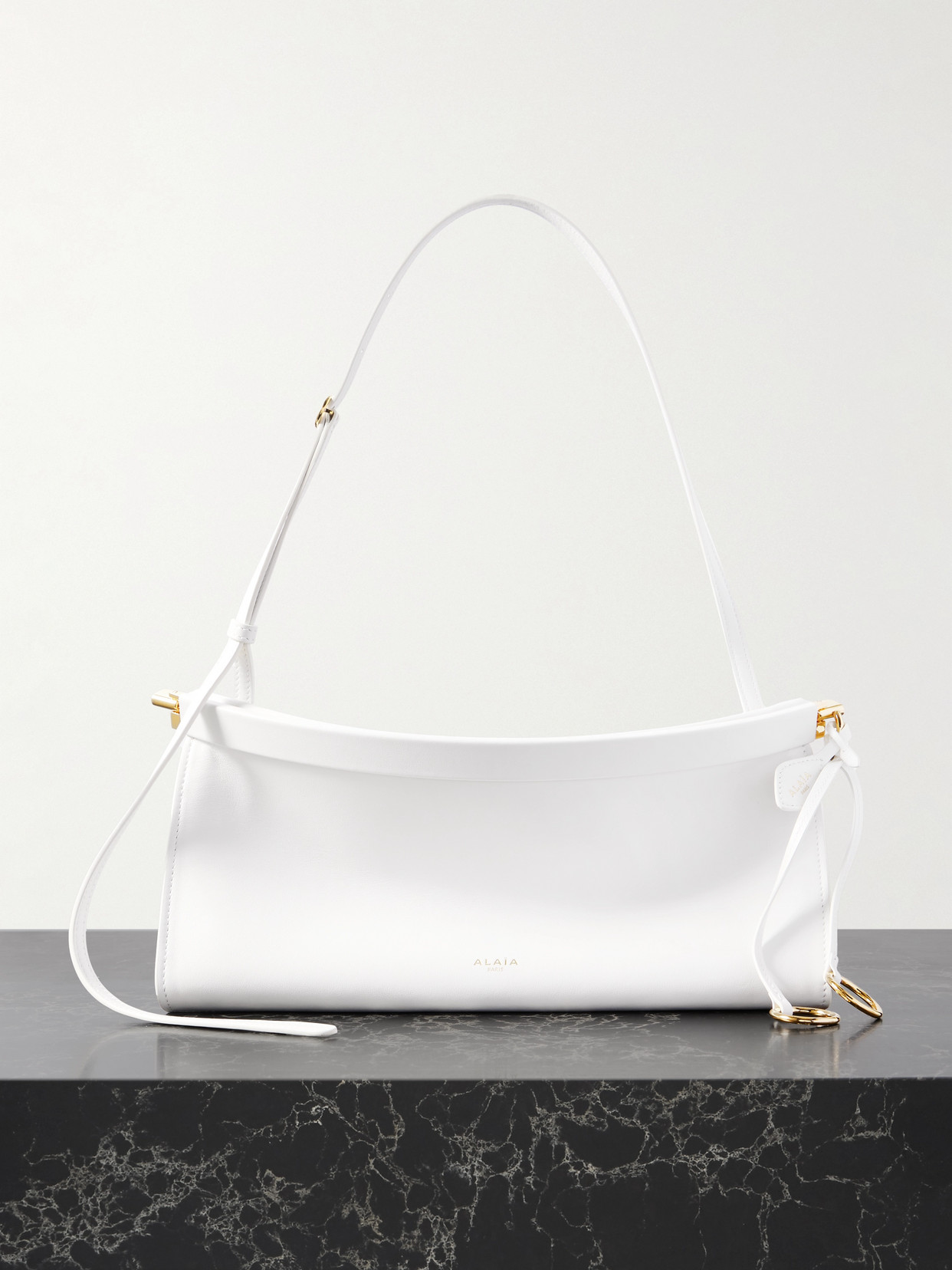 Alaïa Click E/w Medium Leather Shoulder Bag In Pink